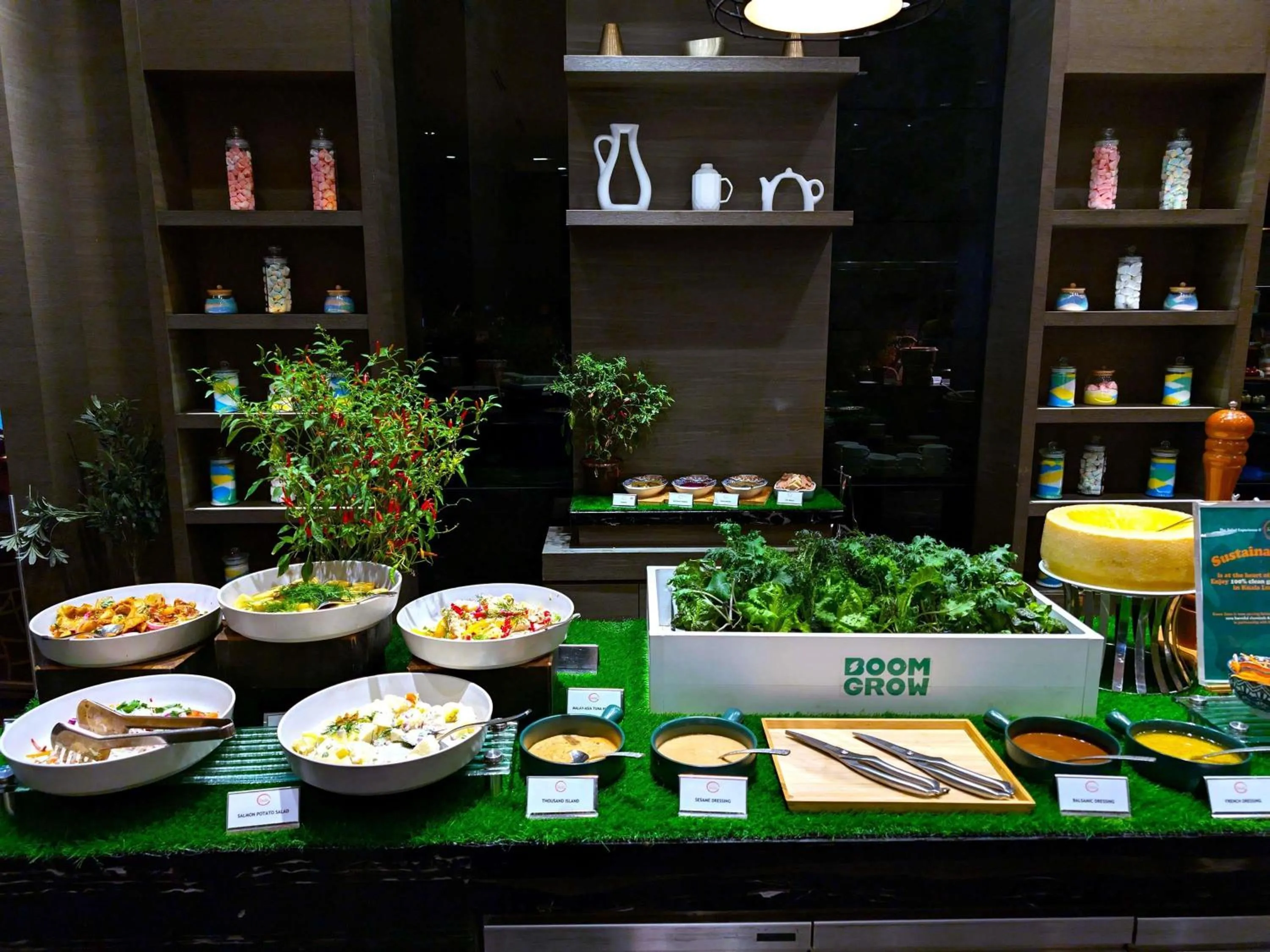 Restaurant/places to eat in Sofitel Kuala Lumpur Damansara