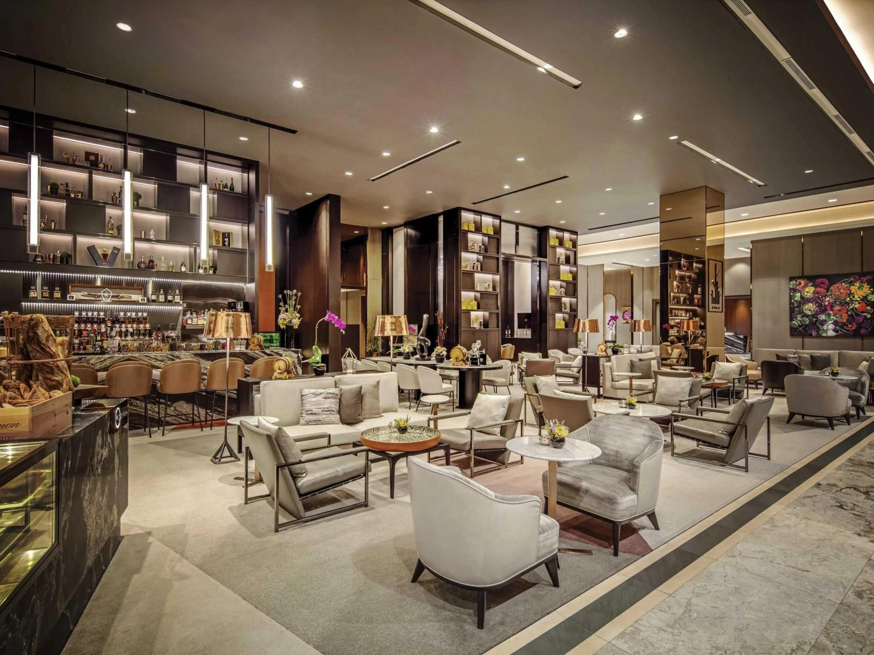 Restaurant/places to eat in Sofitel Singapore City Centre