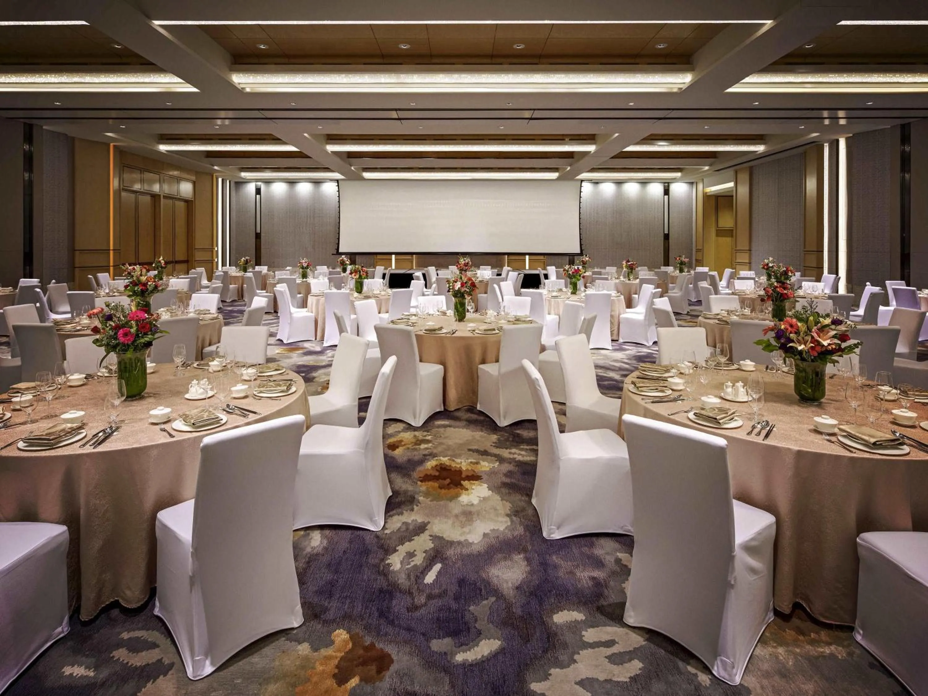 Meeting/conference room in Sofitel Singapore City Centre