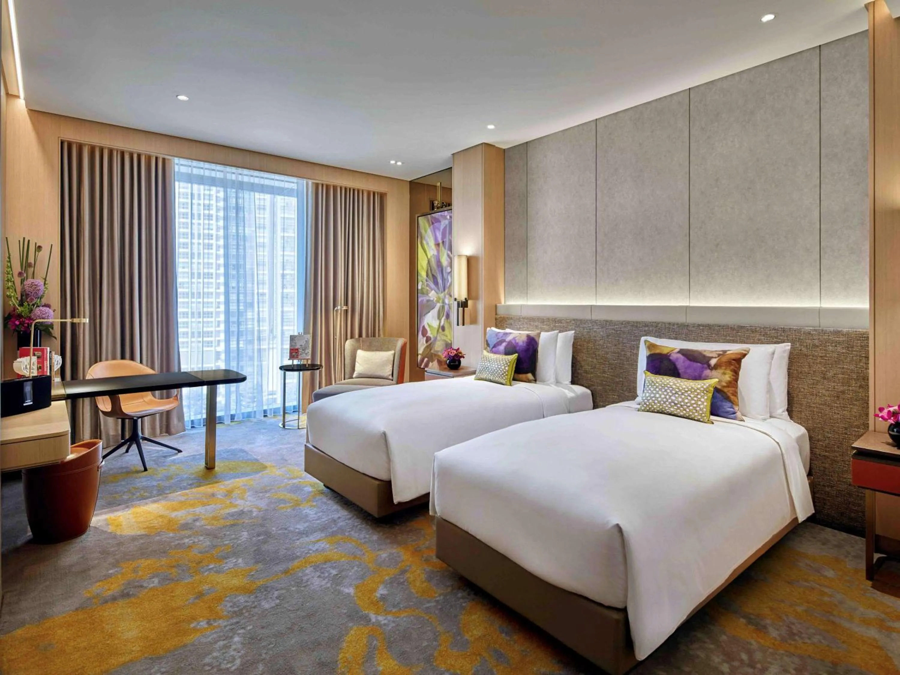 Bed in Sofitel Singapore City Centre