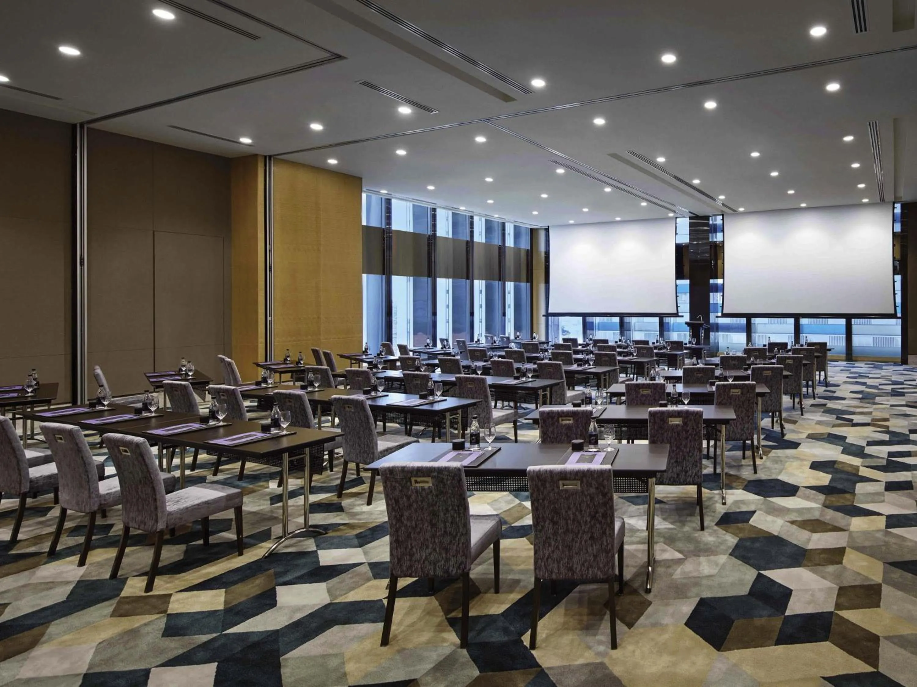 Meeting/conference room in Sofitel Singapore City Centre
