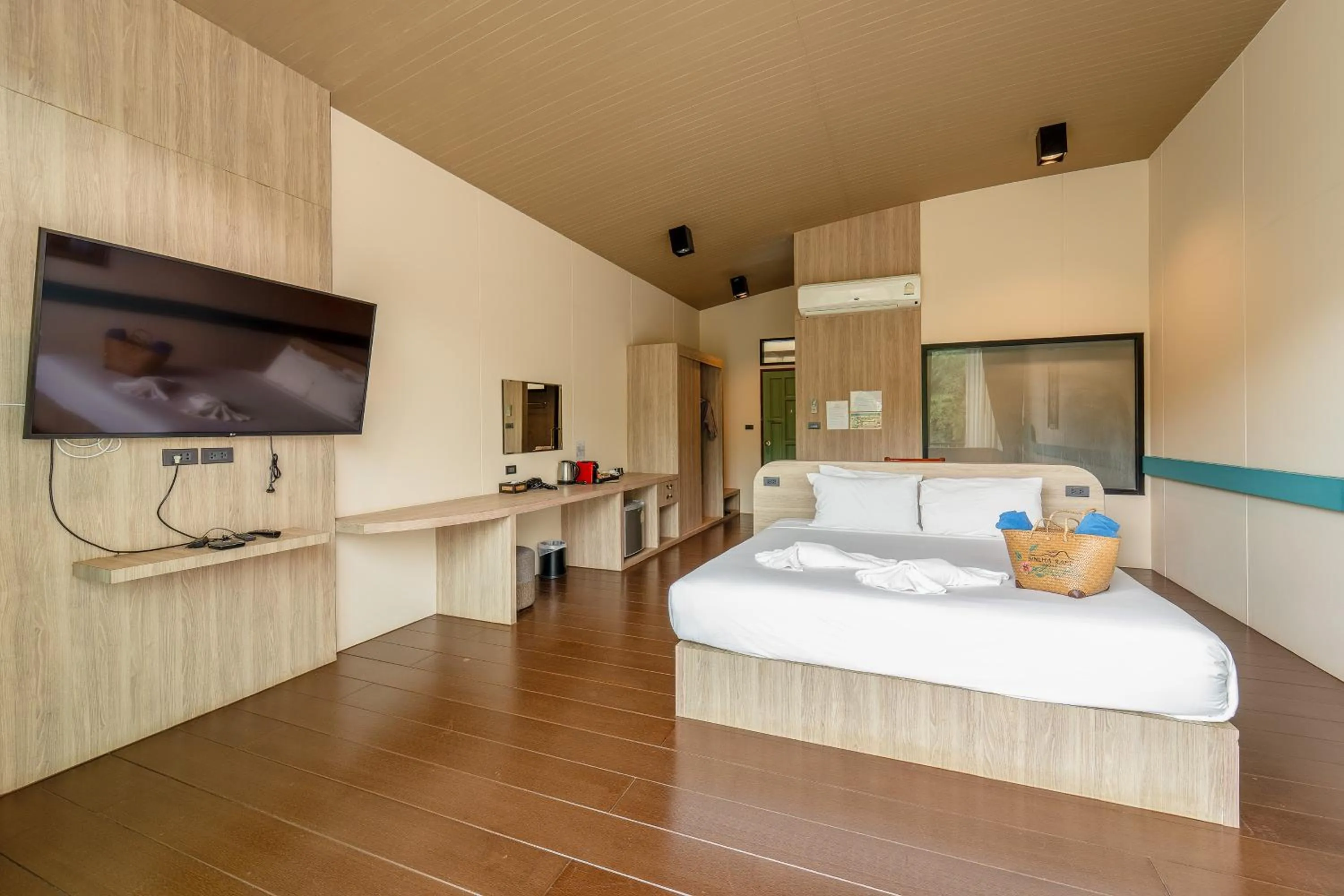 Bedroom, Bed in Binlha Raft Resort