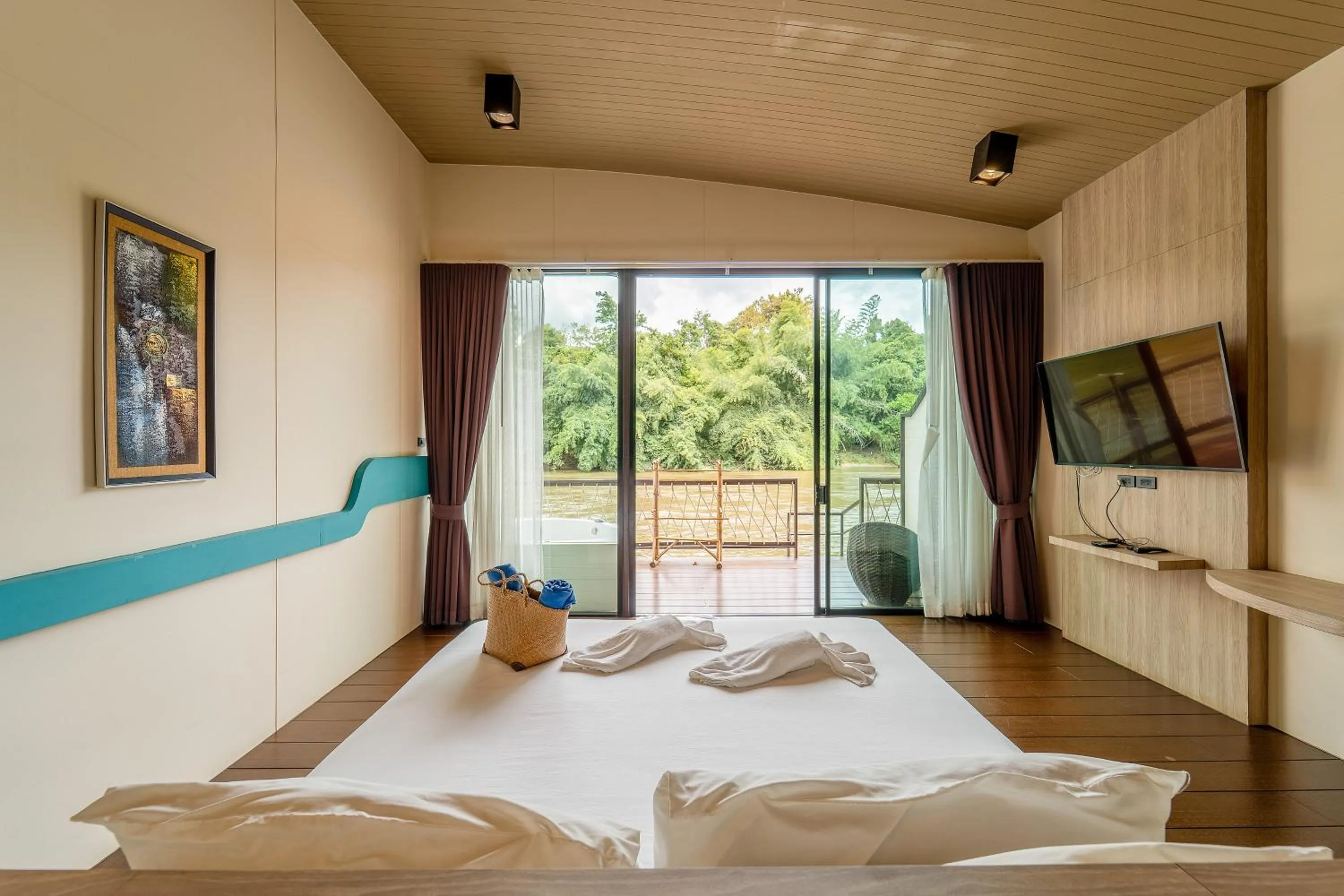 Bedroom, Bed in Binlha Raft Resort