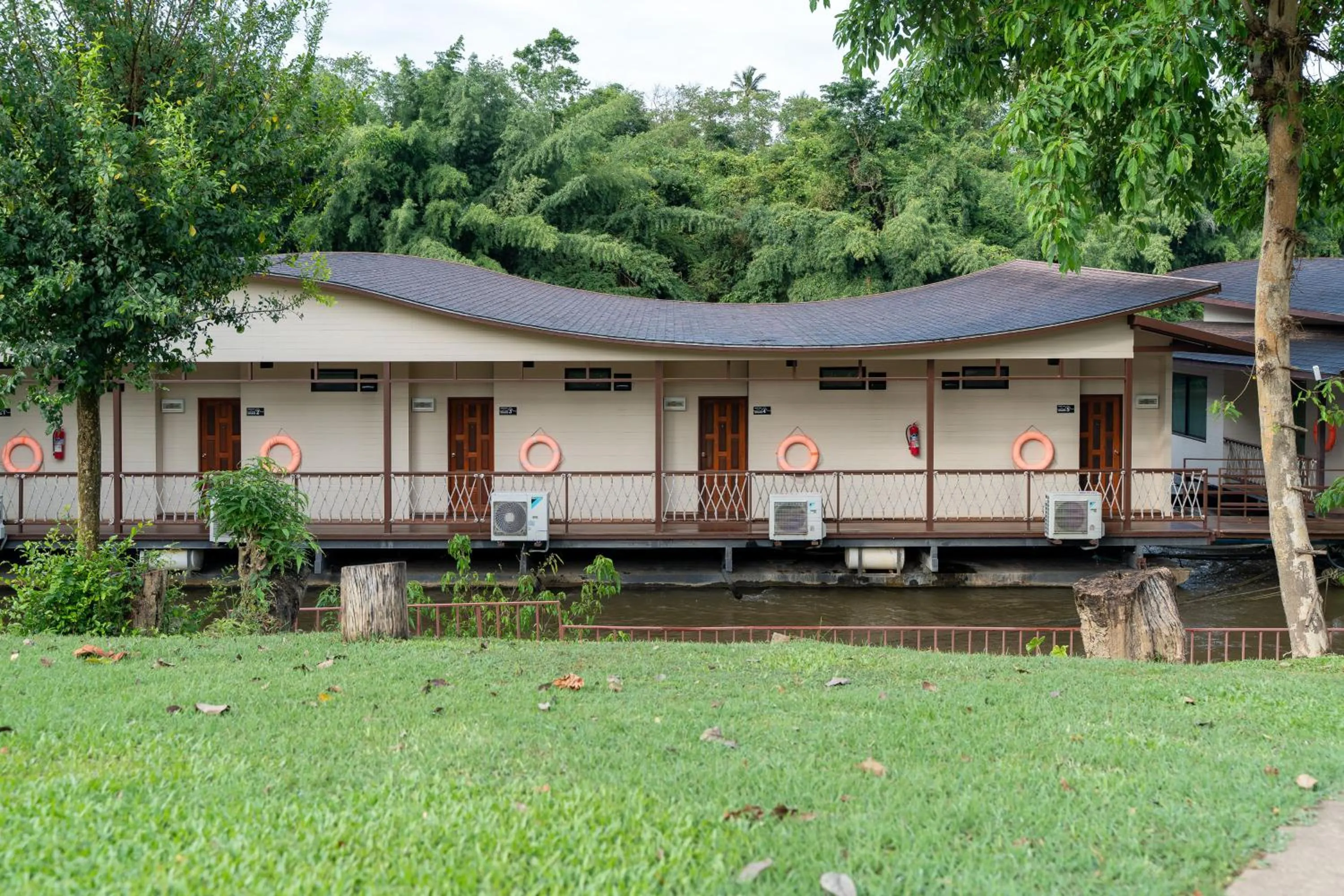 Property building in Binlha Raft Resort