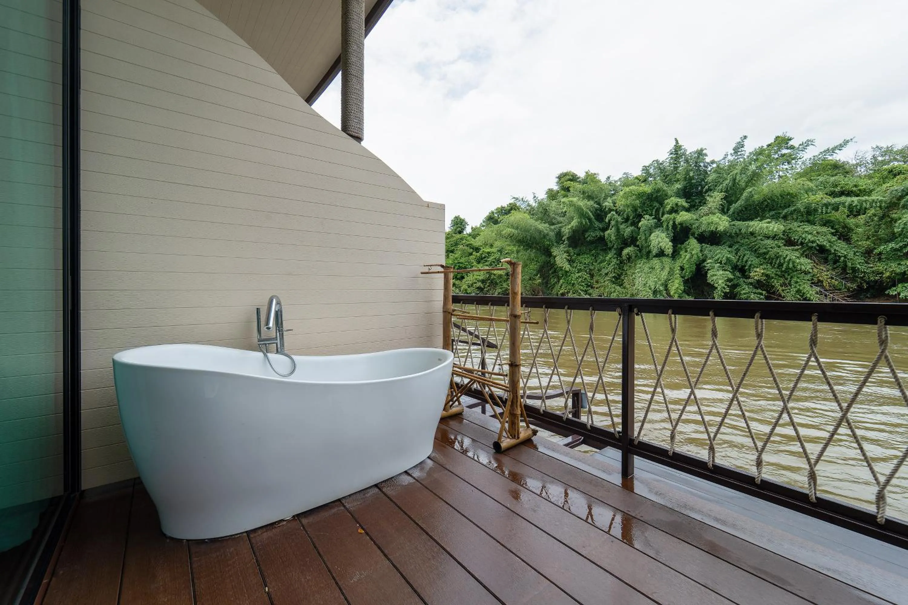 Balcony/Terrace in Binlha Raft Resort