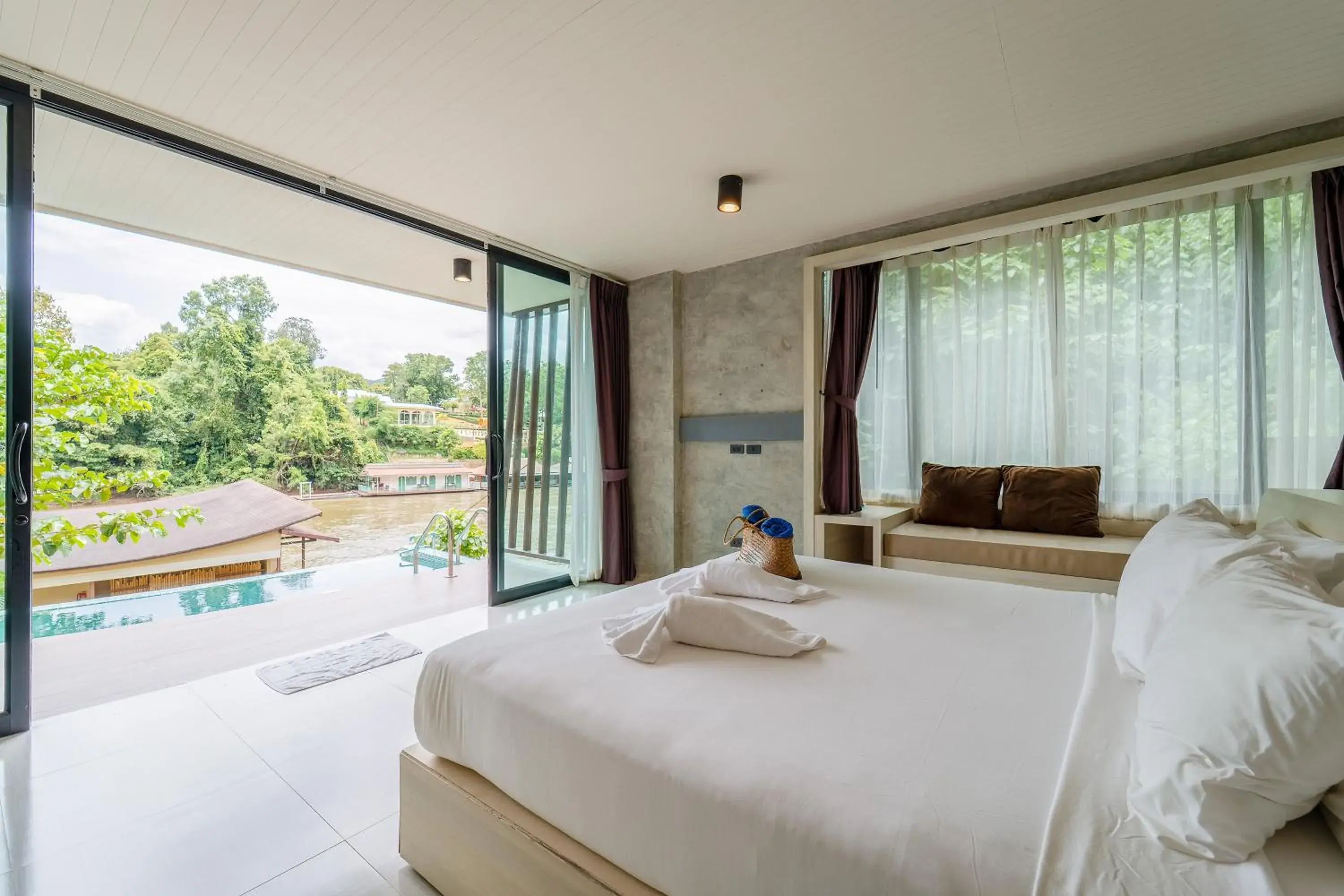 Deluxe Pool Villa in Binlha Raft Resort Deluxe Pool Villa in Binlha Raft Resort