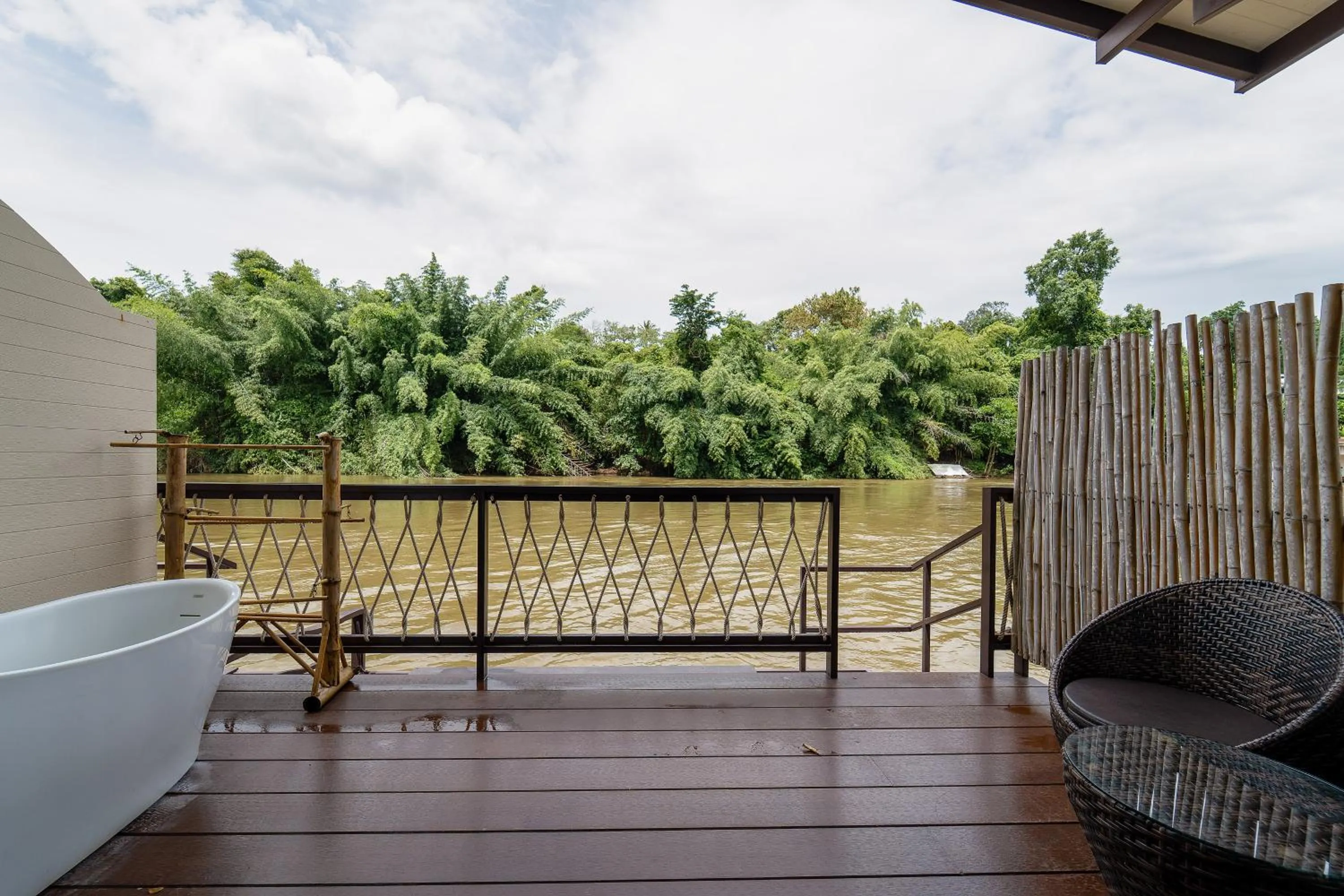 Balcony/Terrace in Binlha Raft Resort