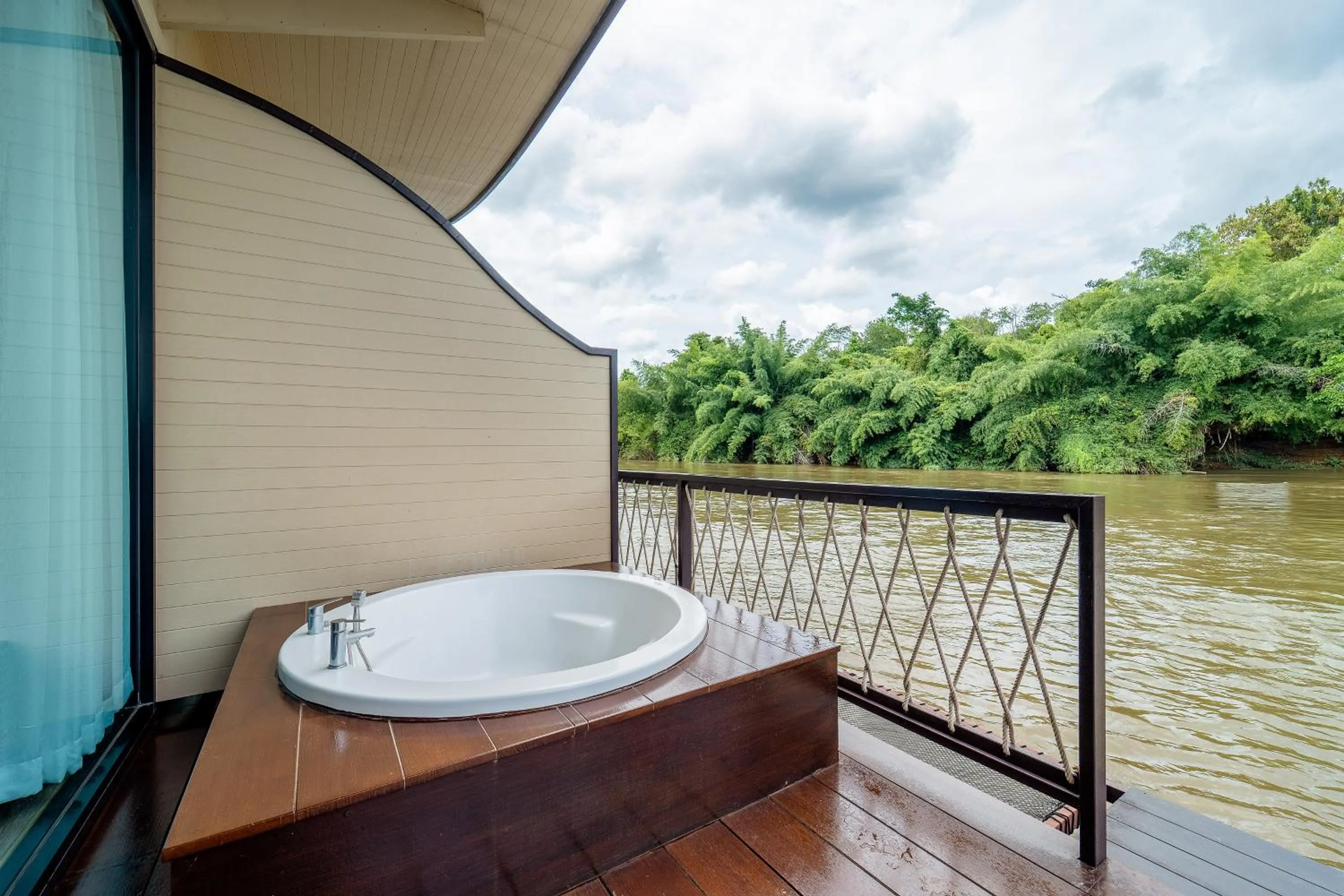Balcony/Terrace in Binlha Raft Resort