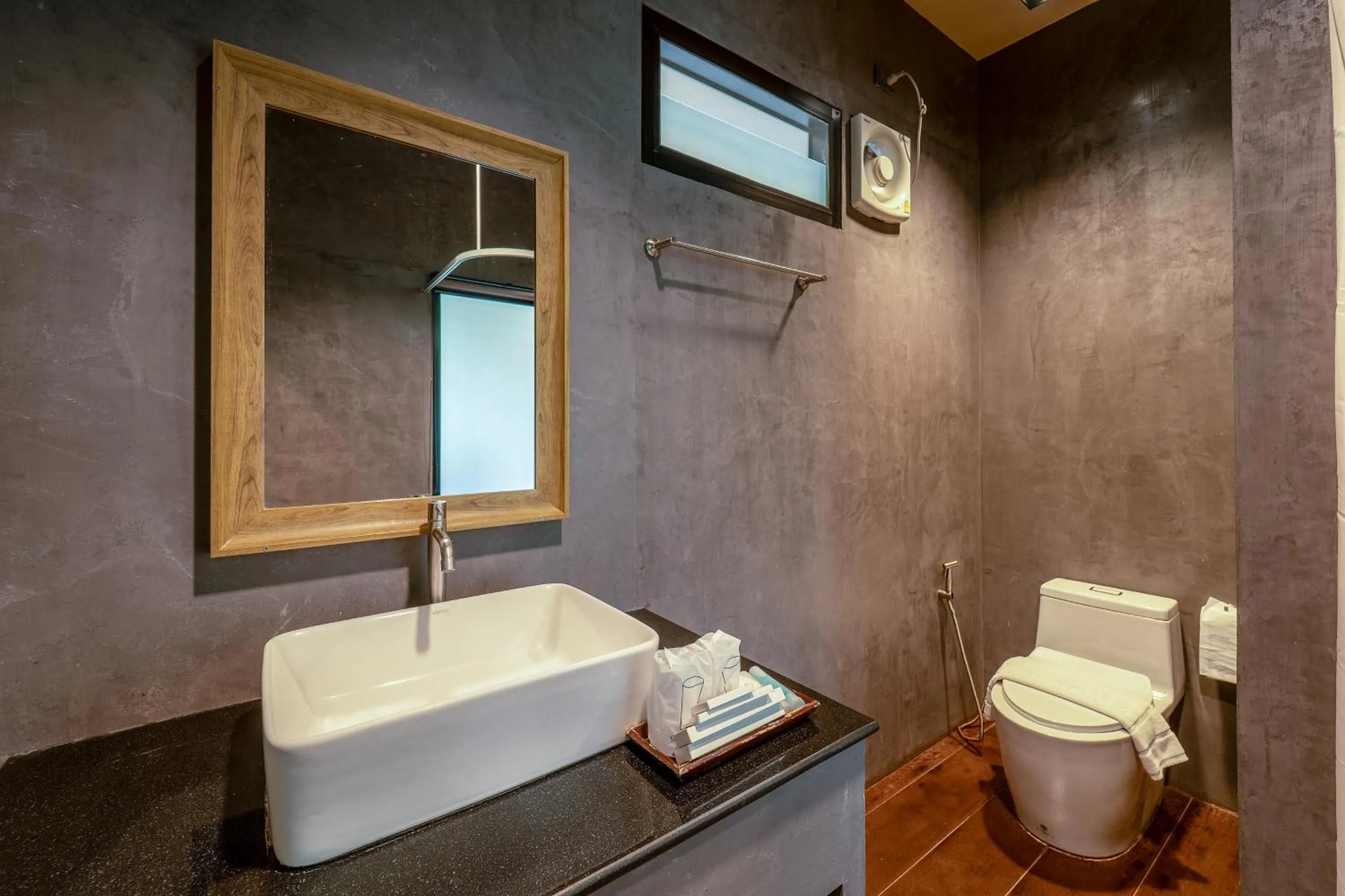 Toilet in Binlha Raft Resort