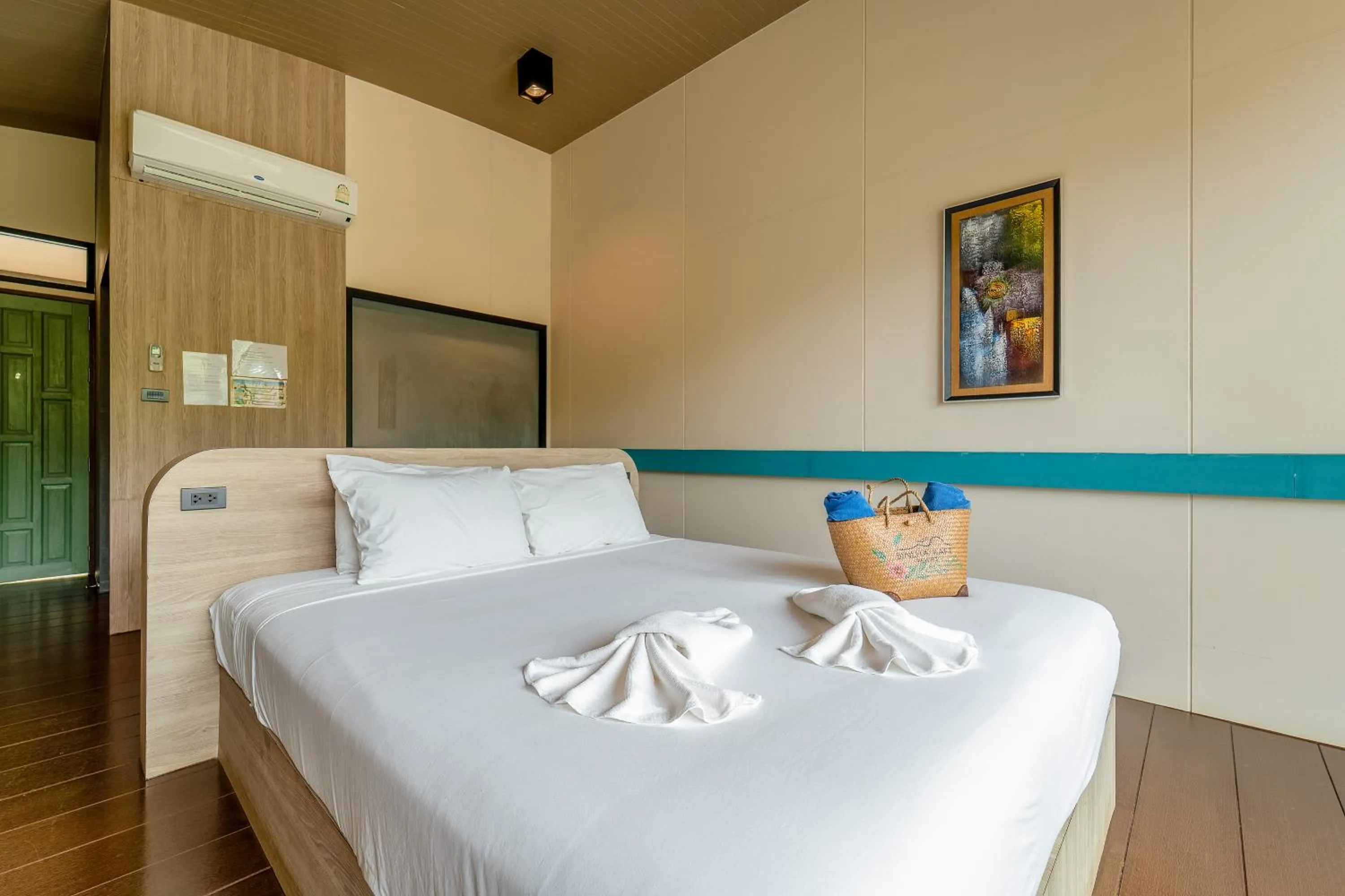 Bedroom, Bed in Binlha Raft Resort