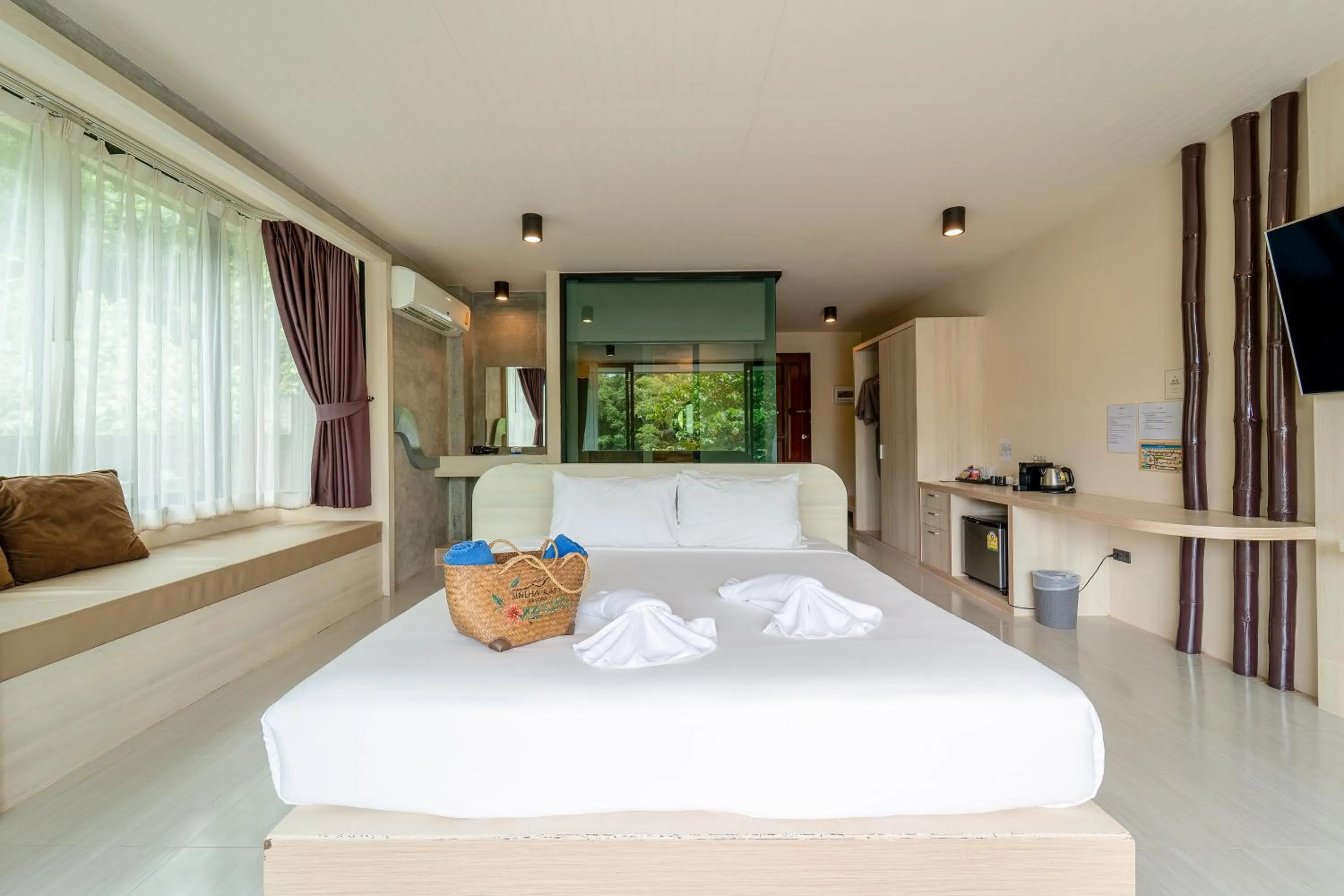 Bedroom, Bed in Binlha Raft Resort