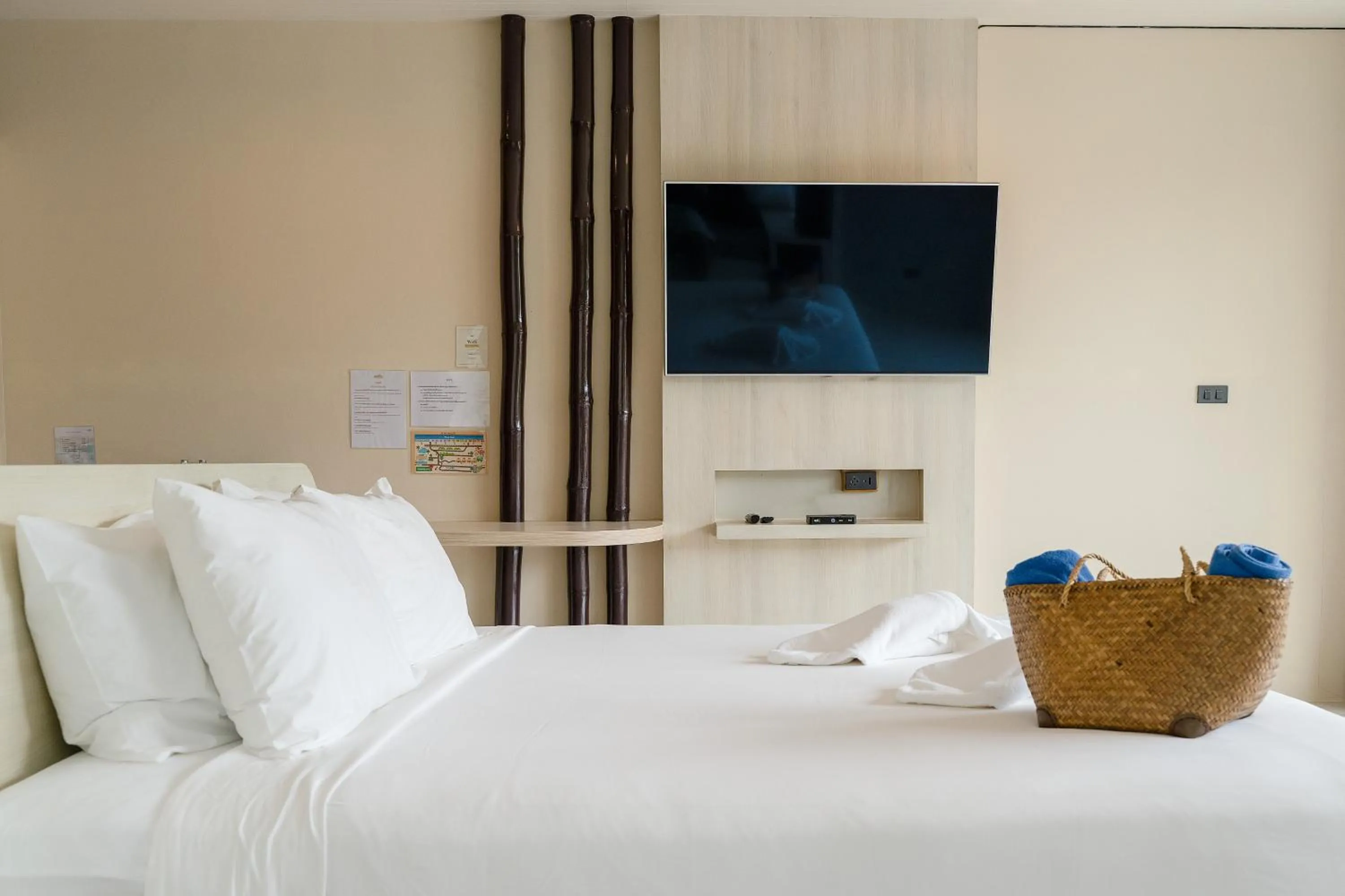 Bedroom, Bed in Binlha Raft Resort