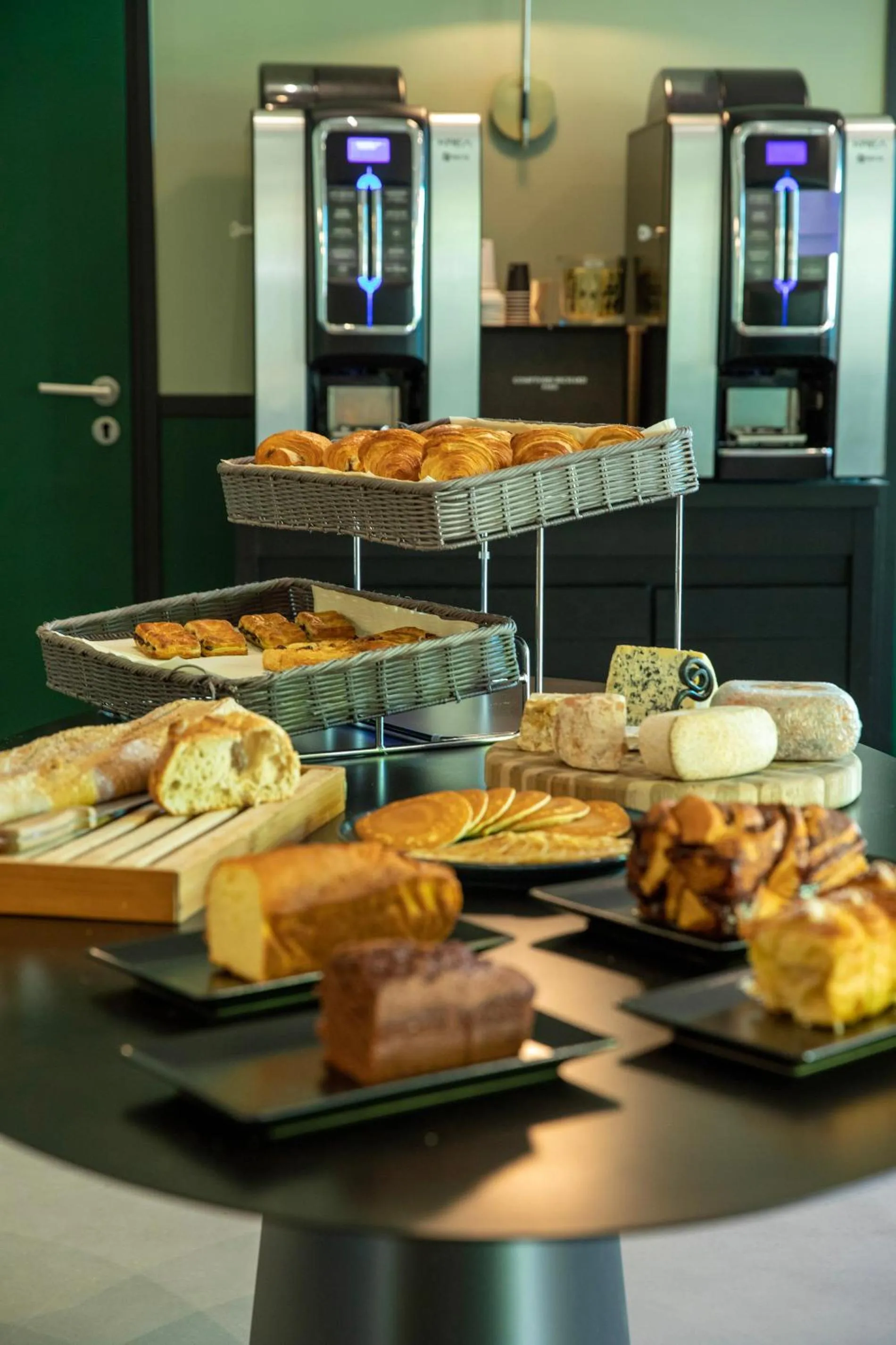 Breakfast in Hôtel Résidence Les Pins Galants