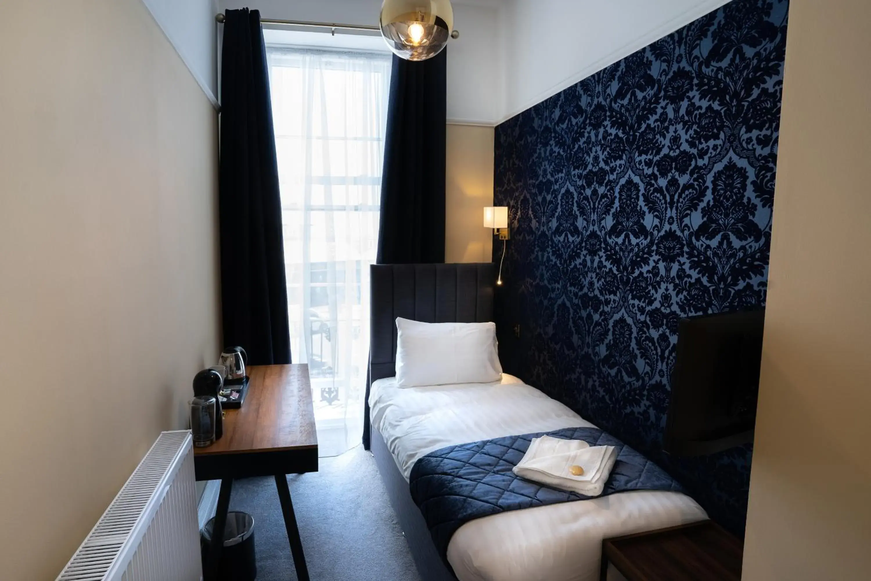 Deluxe Single Room with Sea View - single occupancy in The Pier Hotel Deluxe Single Room with Sea View - single occupancy in The Pier Hotel