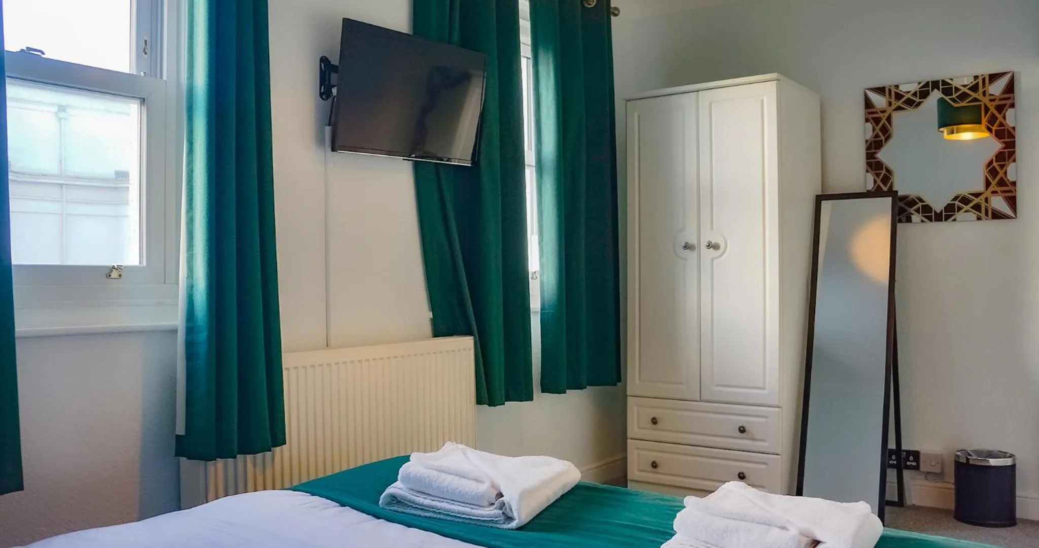 Bedroom, Bed in The Pier Hotel