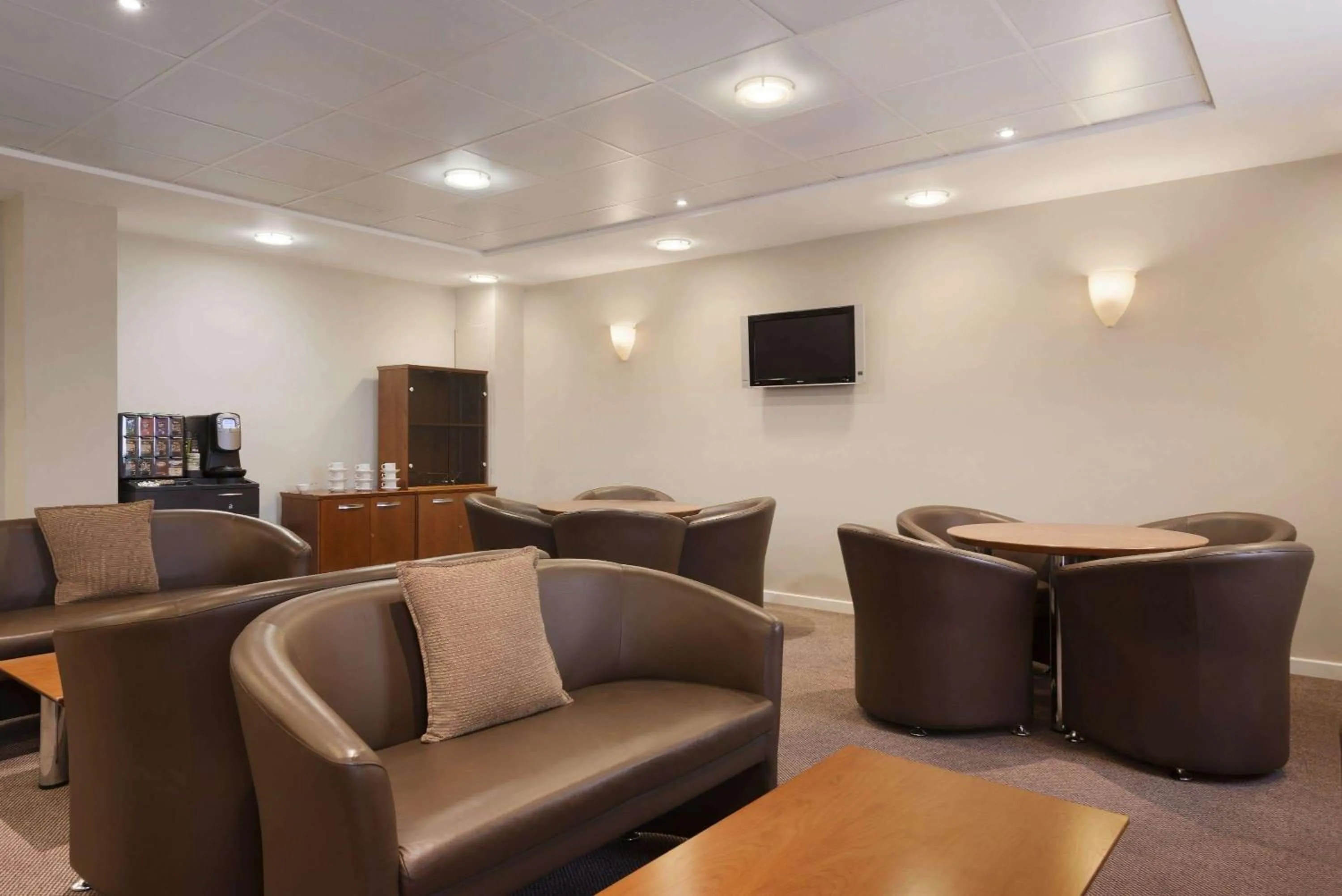 Restaurant/places to eat in Ramada Plaza Wrexham