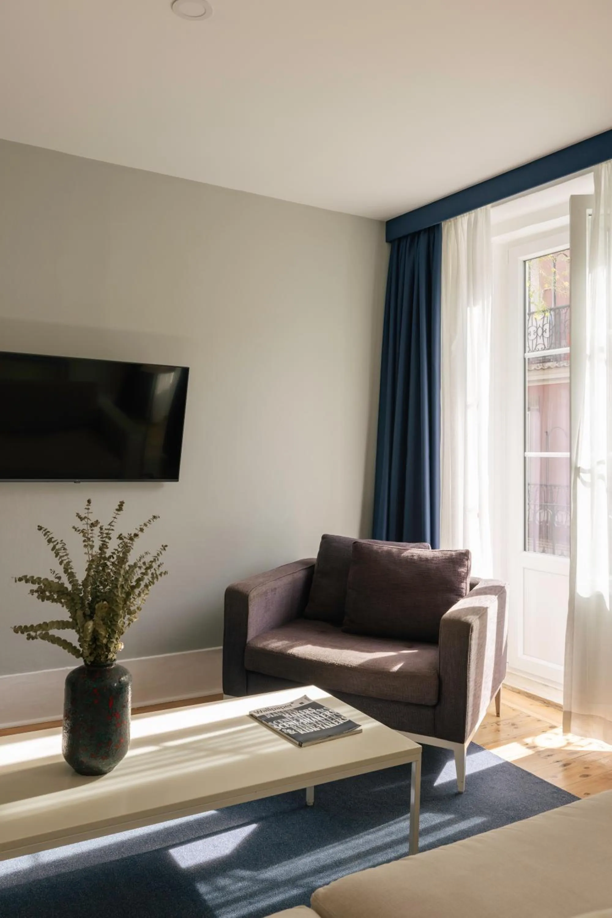 TV and multimedia in Esqina Urban Lodge