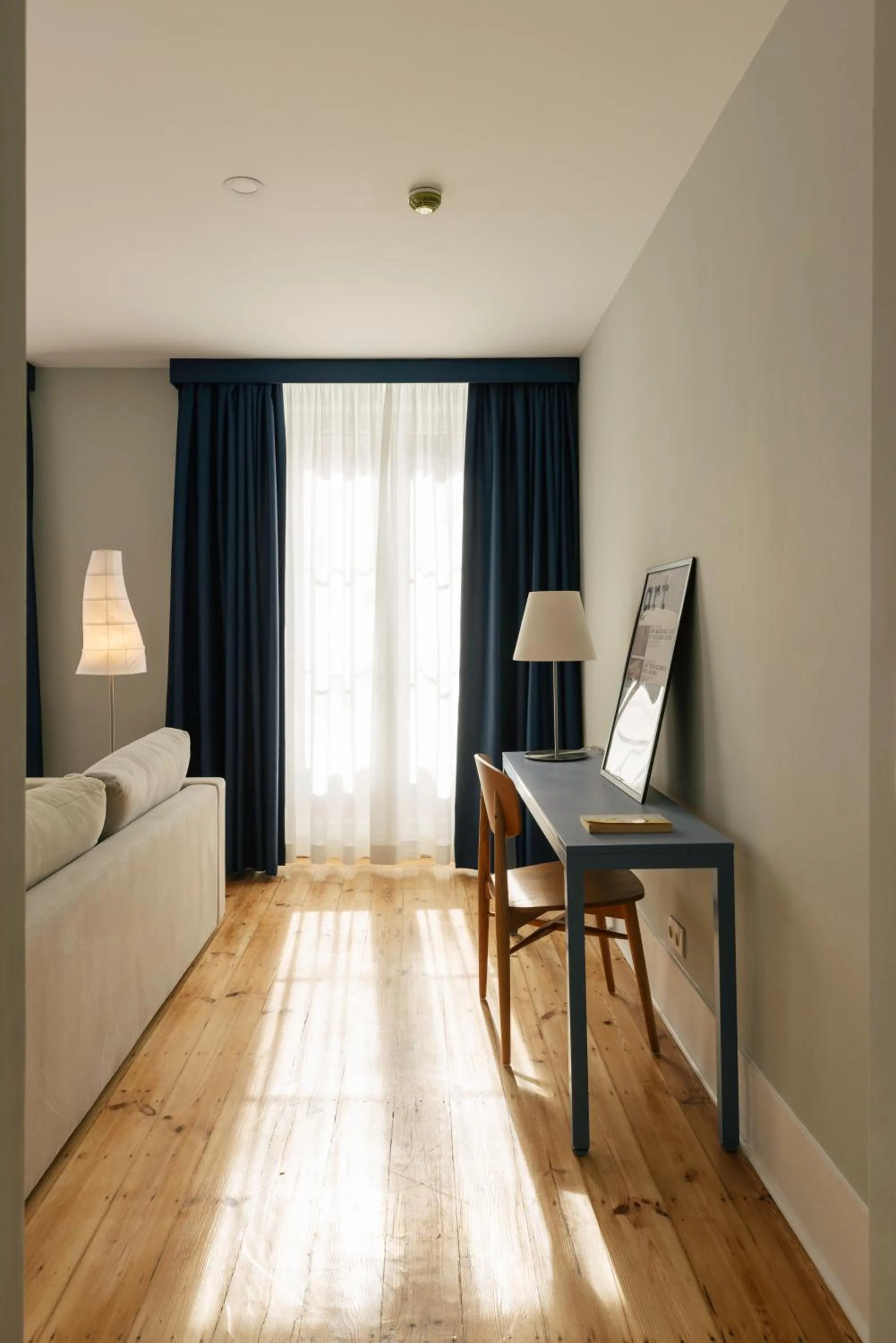 Living room, Bed in Esqina Urban Lodge