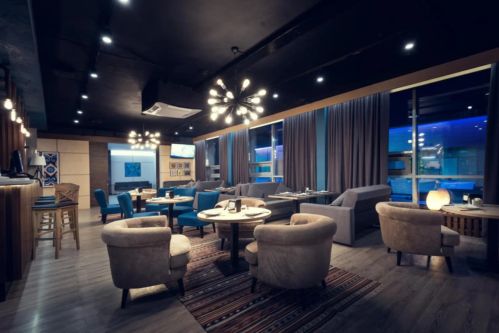 Restaurant/places to eat in AYKUN Hotel by AG Hotels Group