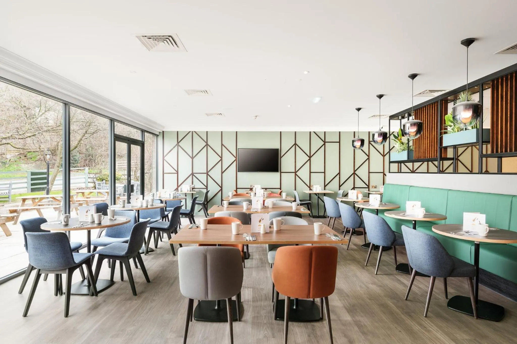 Restaurant/places to eat in Holiday Inn Leeds-Wakefield M1 Jct40 by IHG