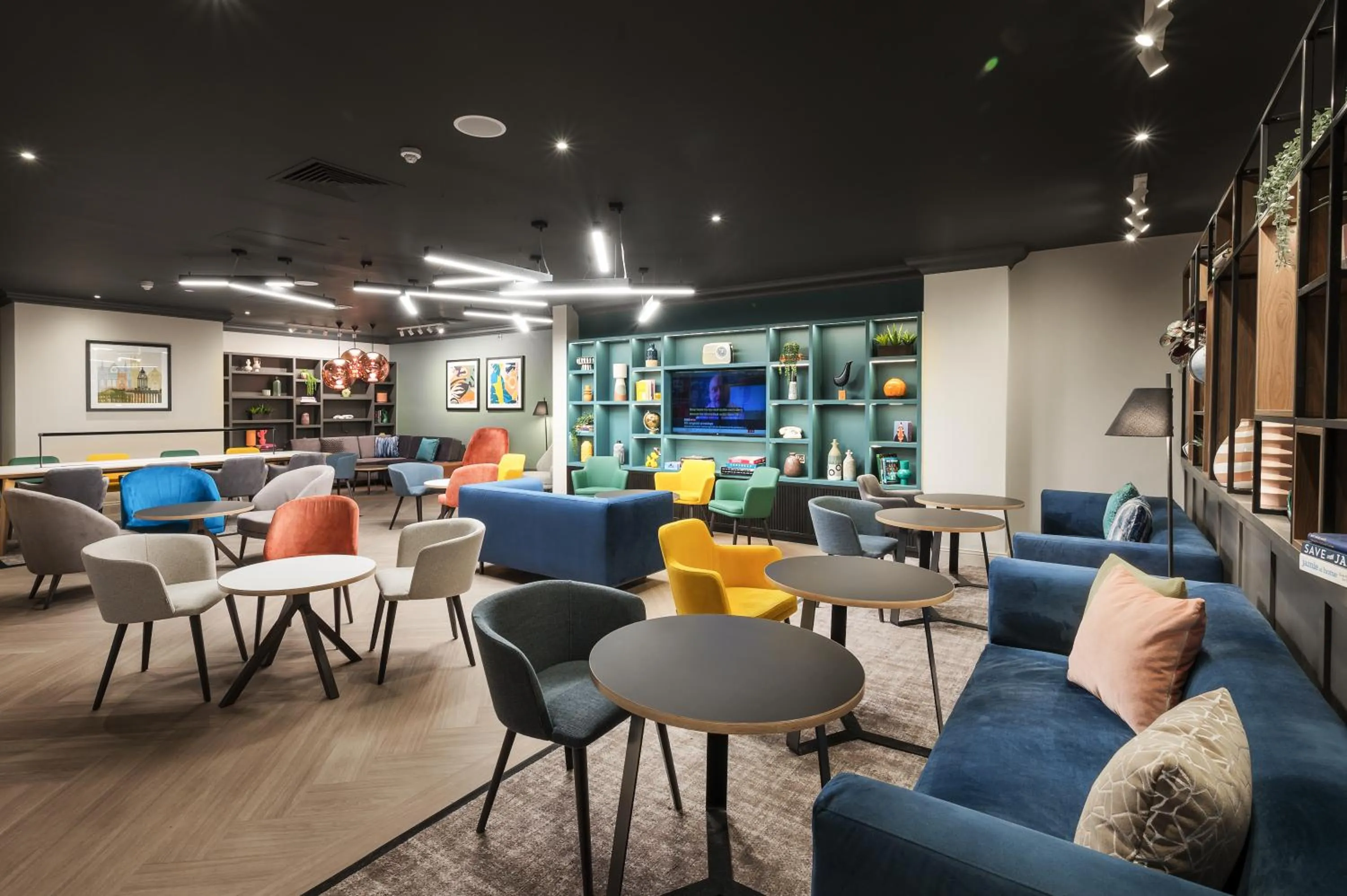 Restaurant/places to eat in Holiday Inn Leeds-Wakefield M1 Jct40 by IHG