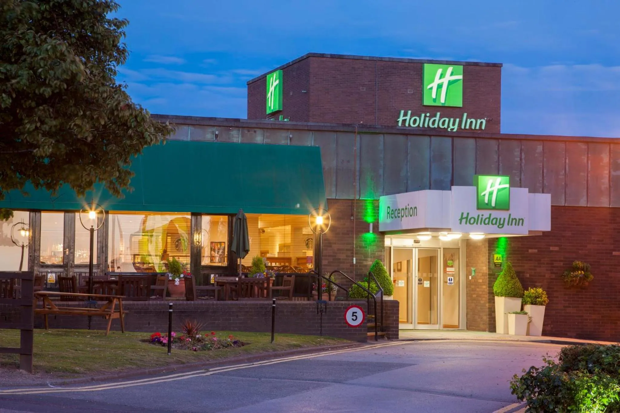 Property building in Holiday Inn Leeds-Wakefield M1 Jct40 by IHG
