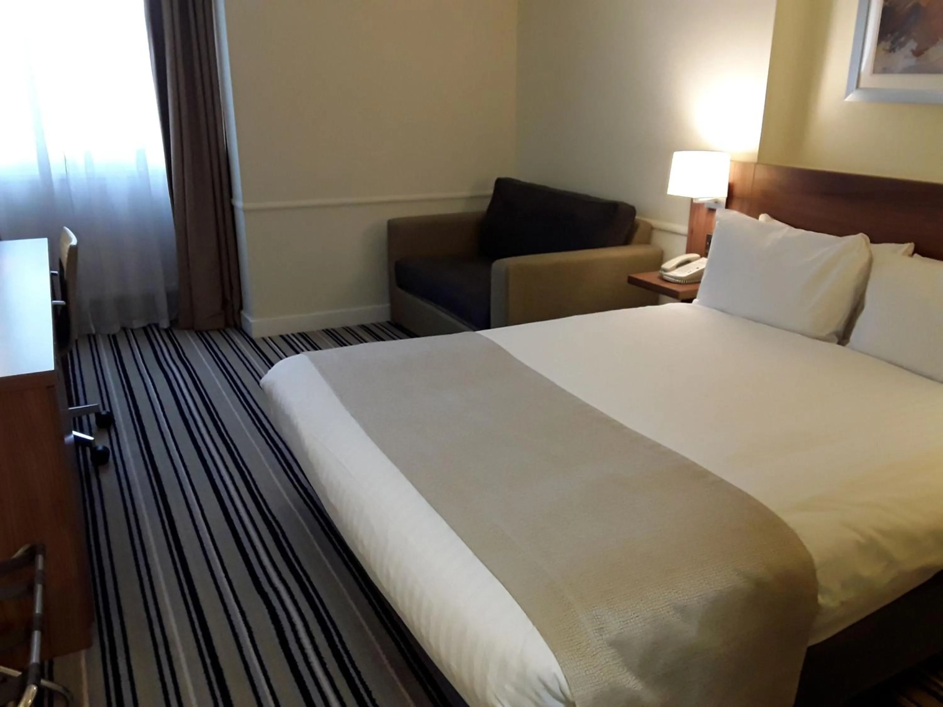Photo of the whole room, Bed in Holiday Inn Leeds-Wakefield M1 Jct40 by IHG