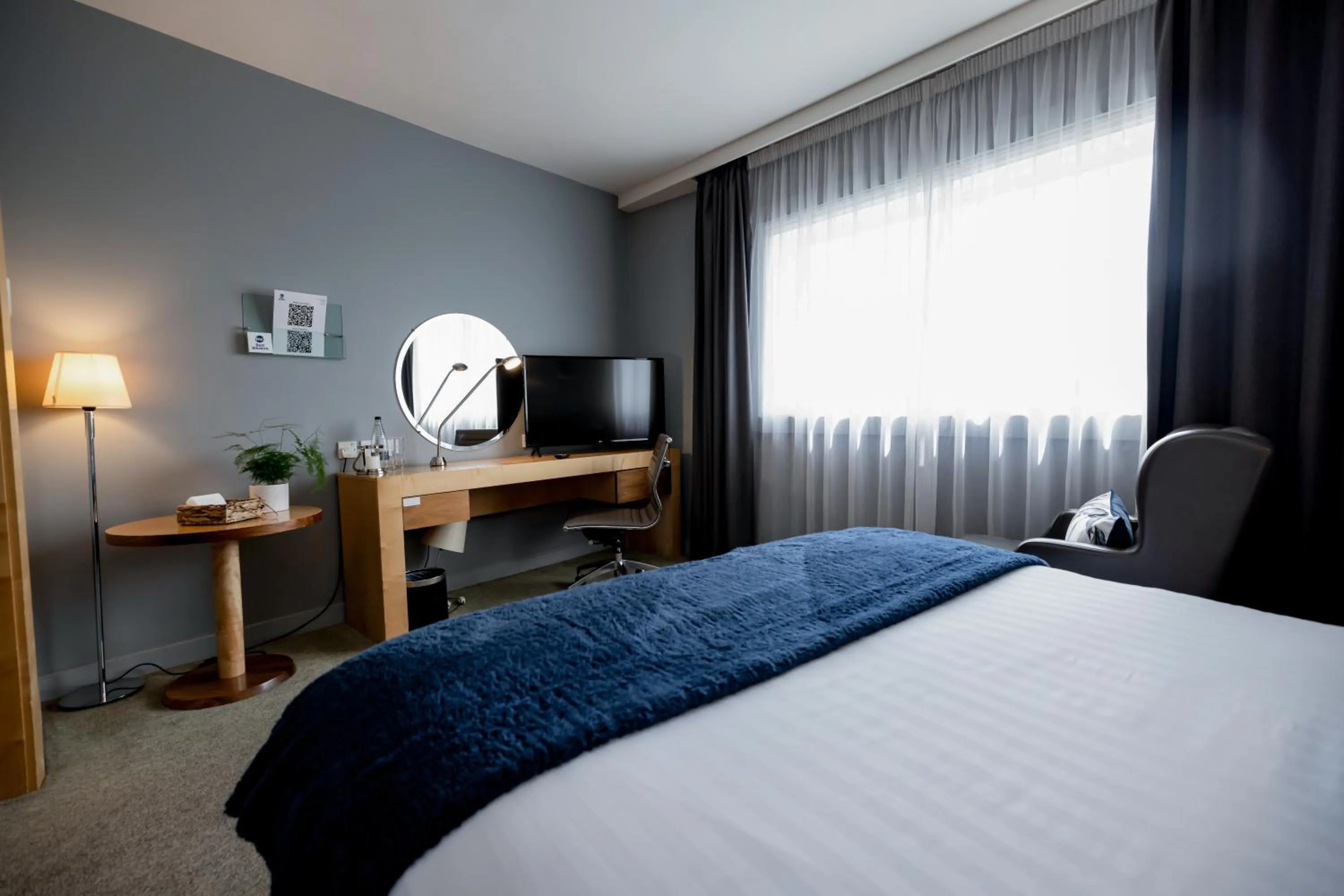 Bed in Best Western London Heathrow Ariel Hotel