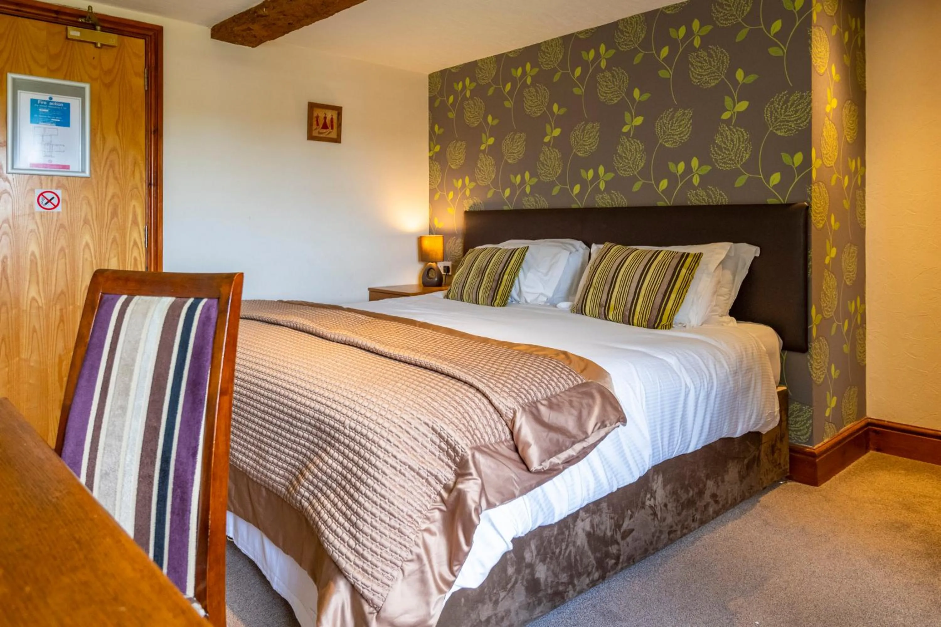 Photo of the whole room, Bed in The Stratford Park Hotel & Golf Club