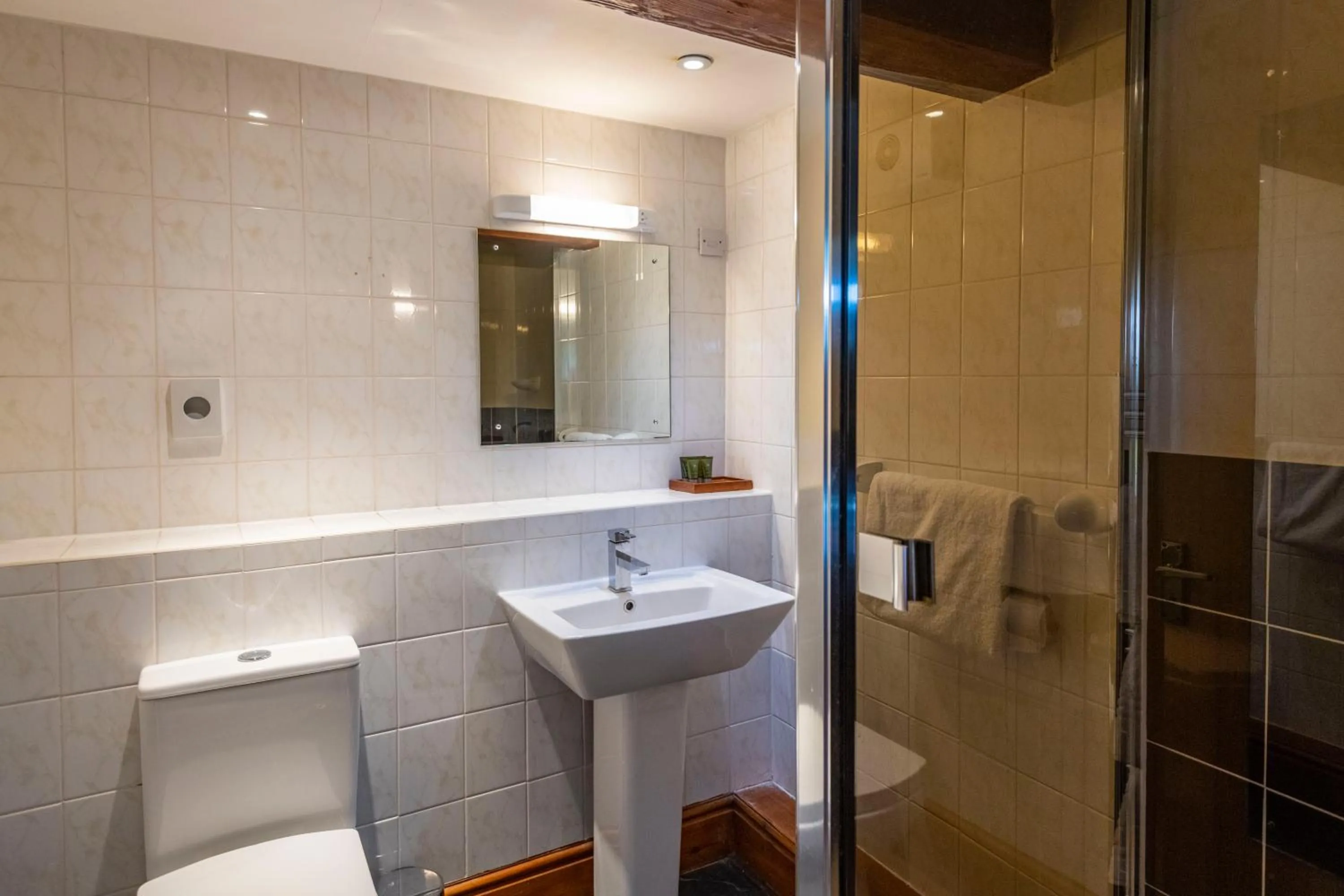 Bathroom in The Stratford Park Hotel & Golf Club