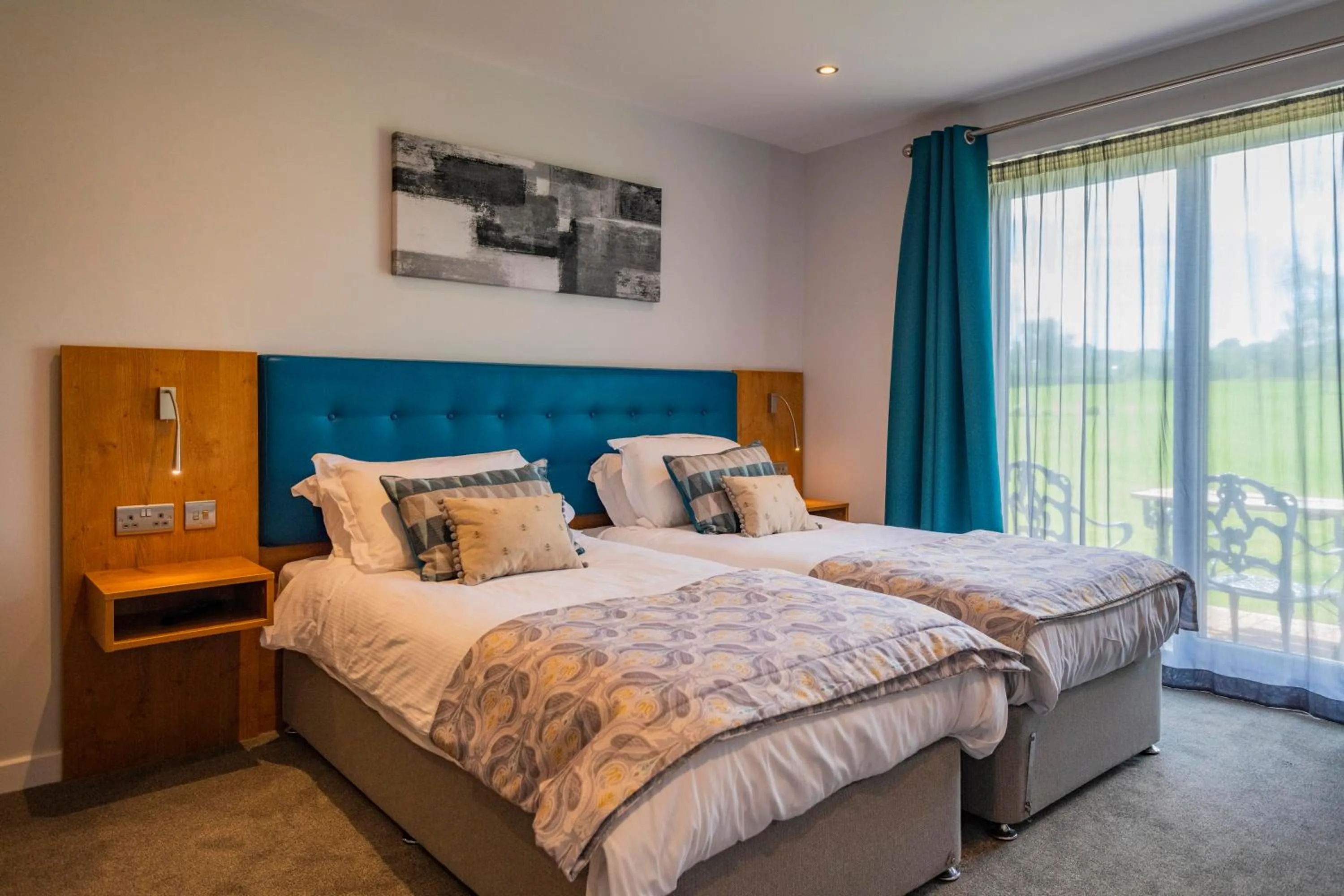 Bed in The Stratford Park Hotel & Golf Club