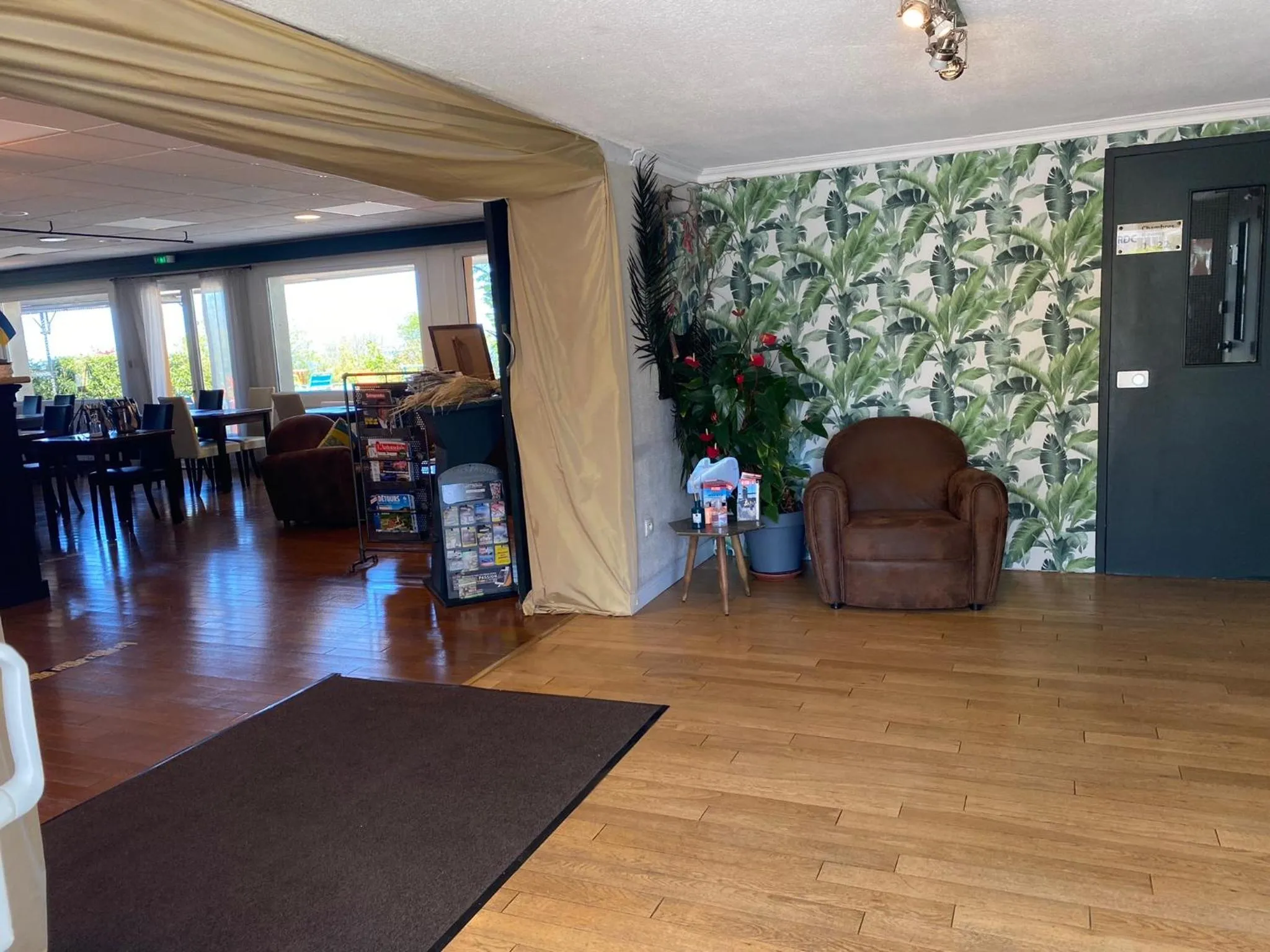 Facade/entrance in SHELDER Hôtel - CHERBOURG EN COTENTIN - Equeurdreville