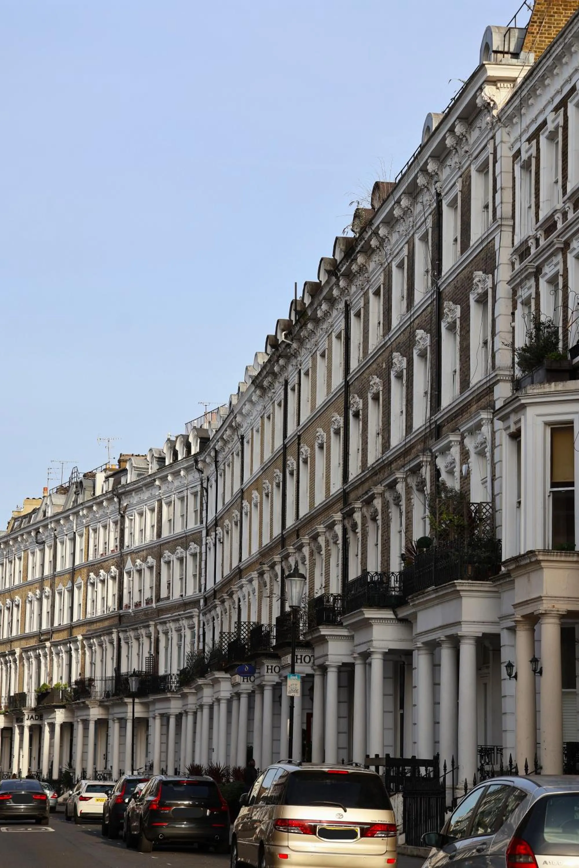 Property building in Dreamtel London Kensington