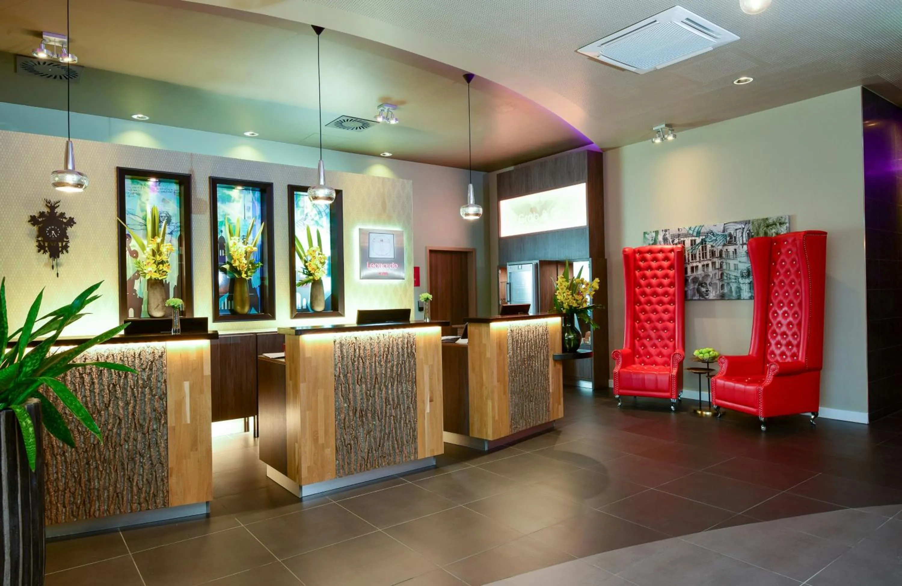 Lobby or reception in Leonardo Hotel Munich City East