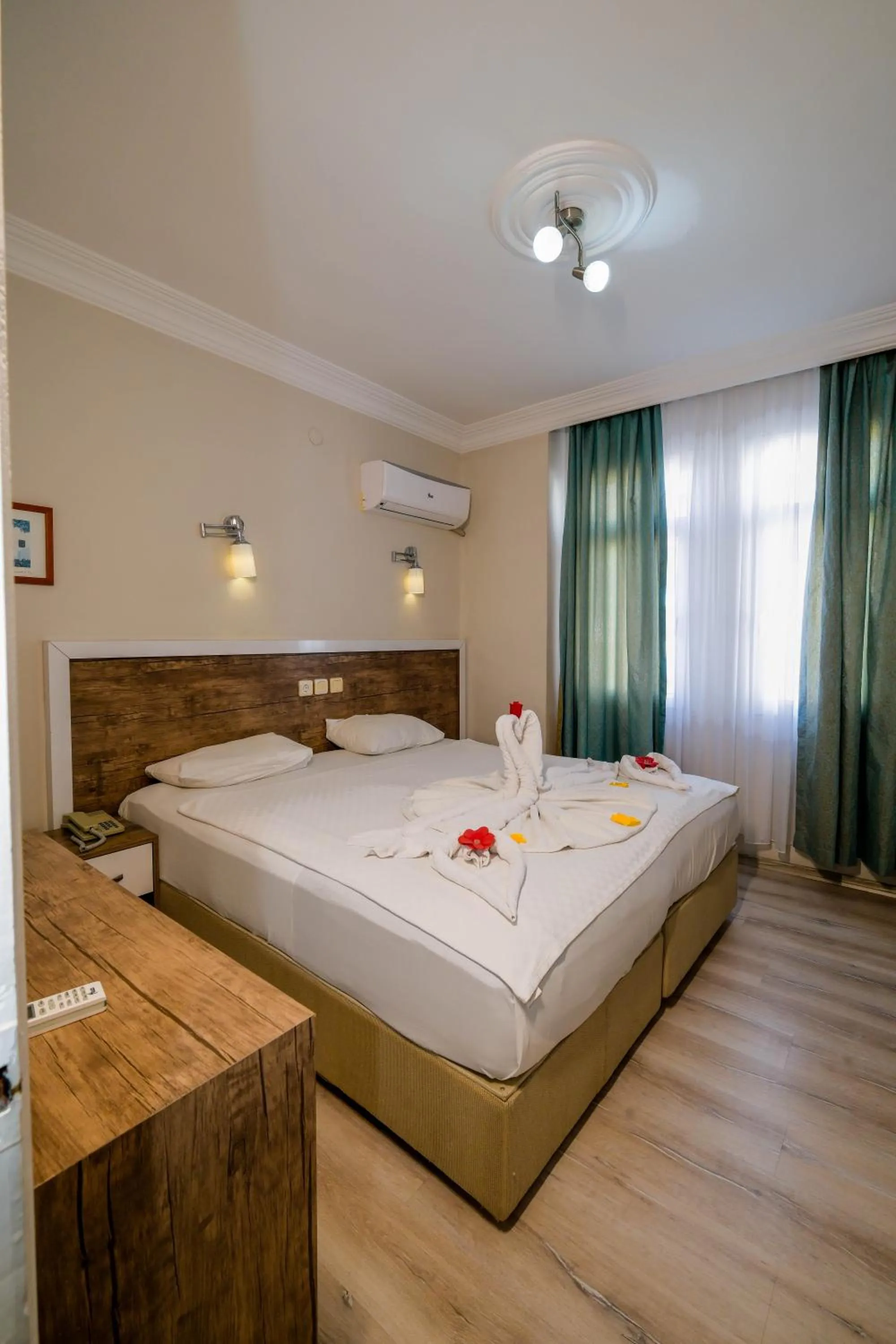 Bedroom, Bed in Cleopatra King Apart