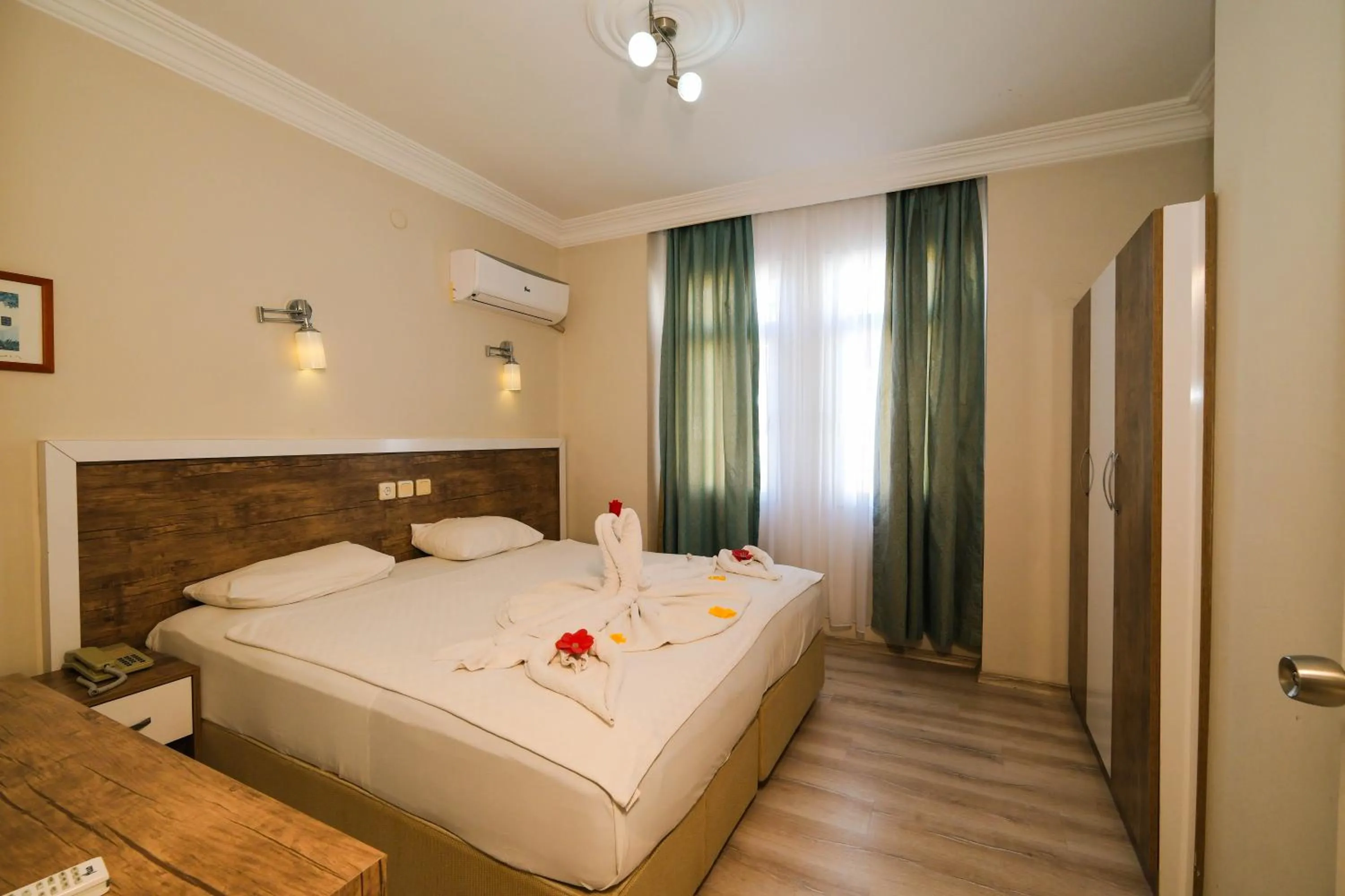 Bed in Cleopatra King Apart