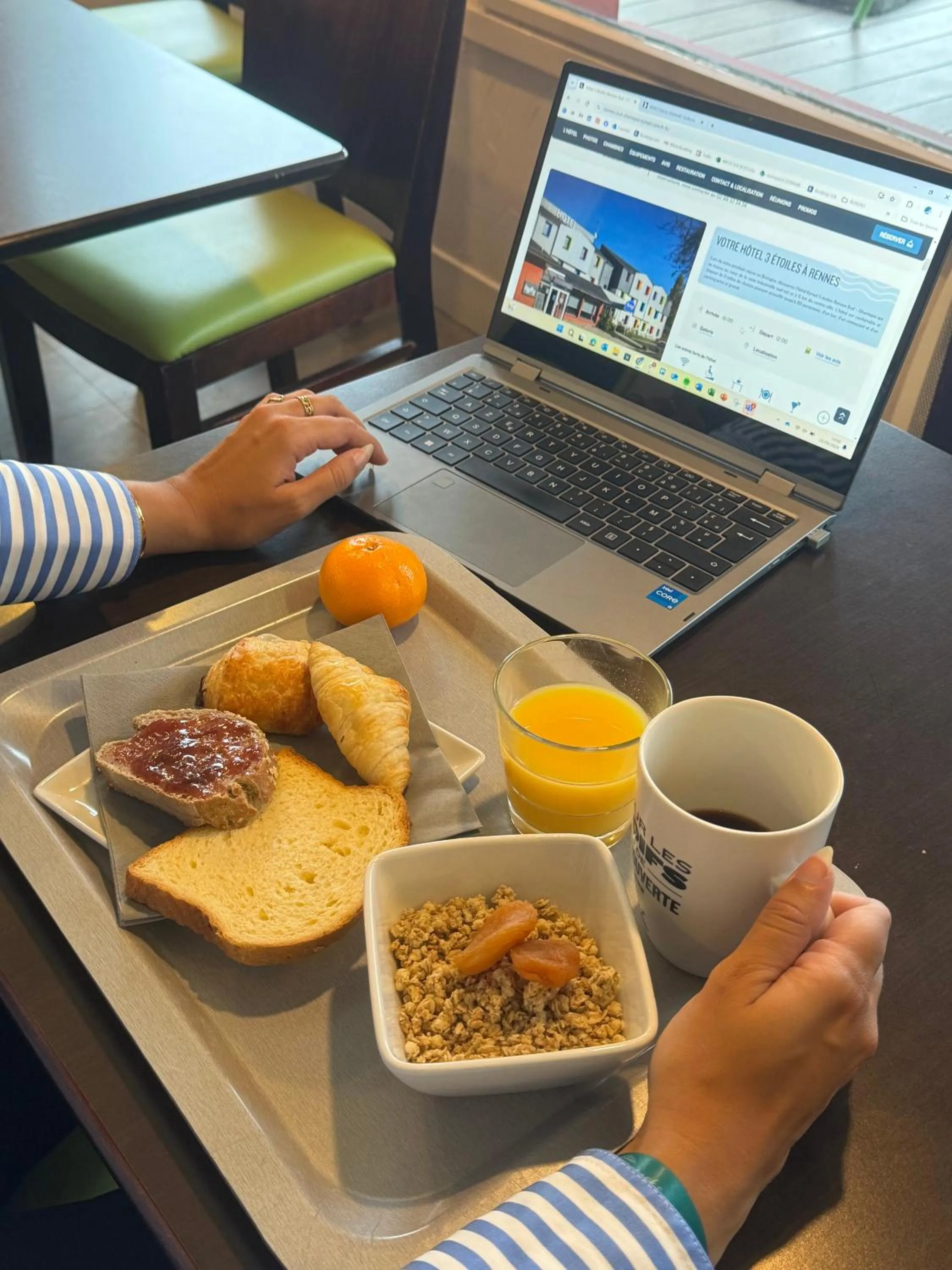 Breakfast in Kyriad Rennes Sud - Cesson Chantepie