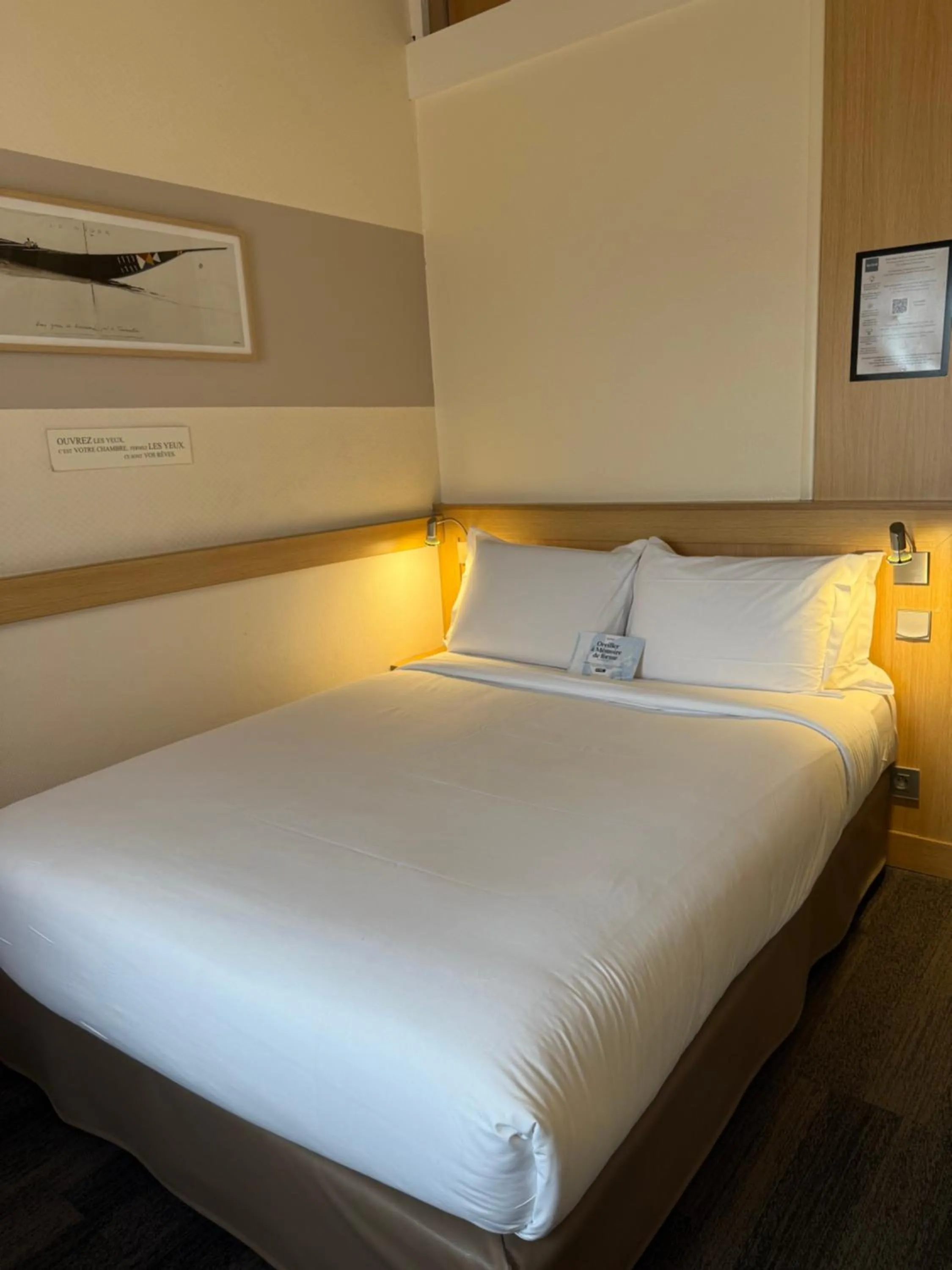 Bed in Kyriad Rennes Sud - Cesson Chantepie