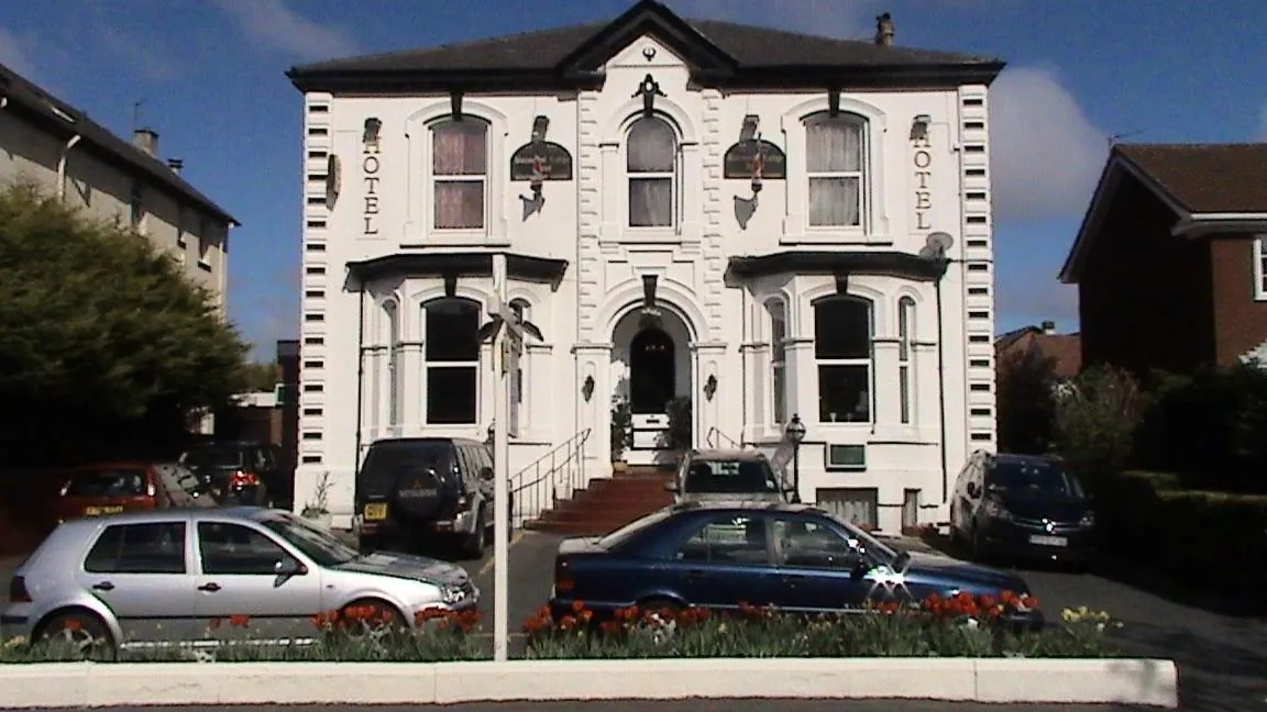 Facade/entrance in Balmoral Lodge Hotel