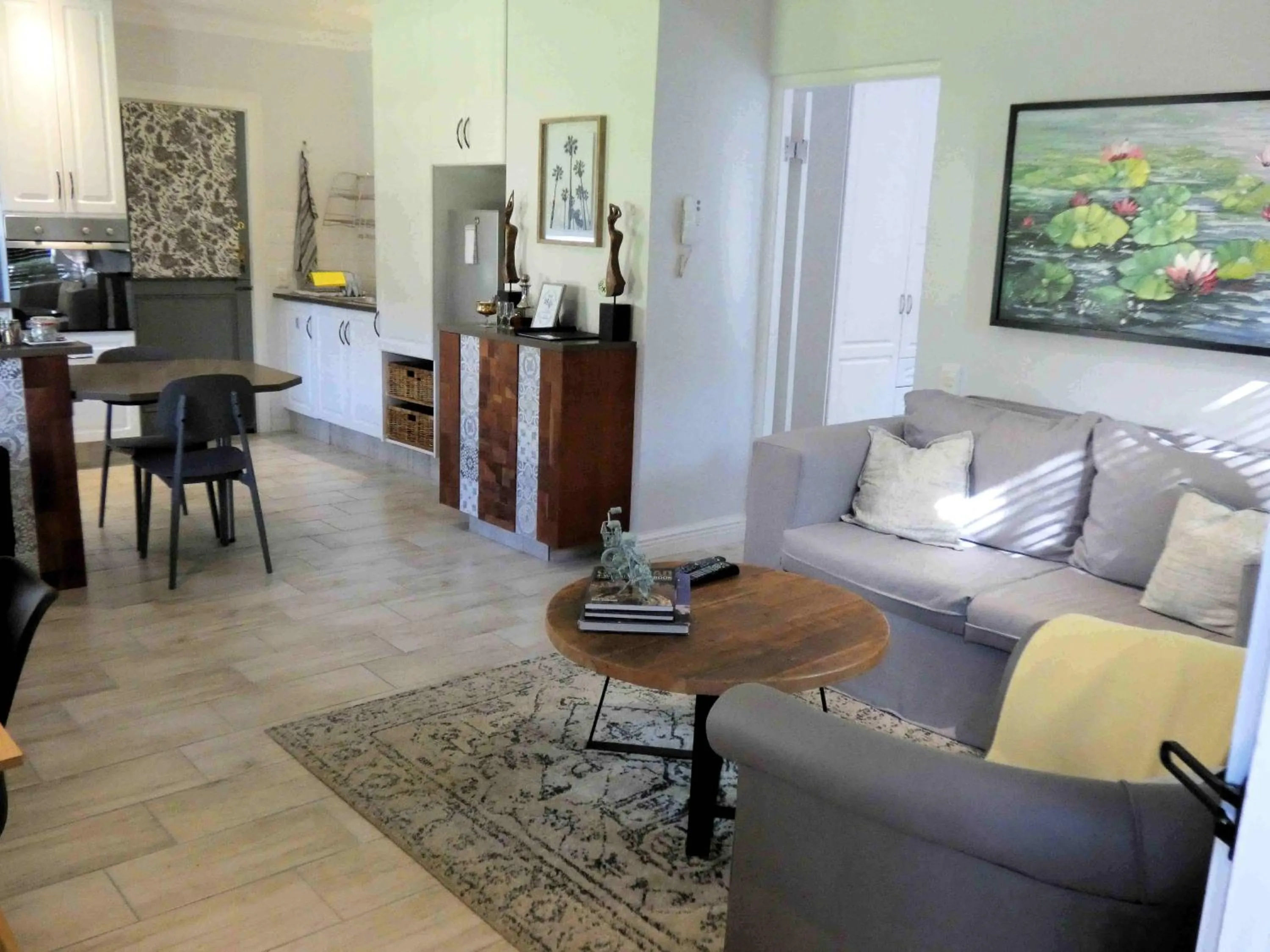 Living room in 58 On Hume