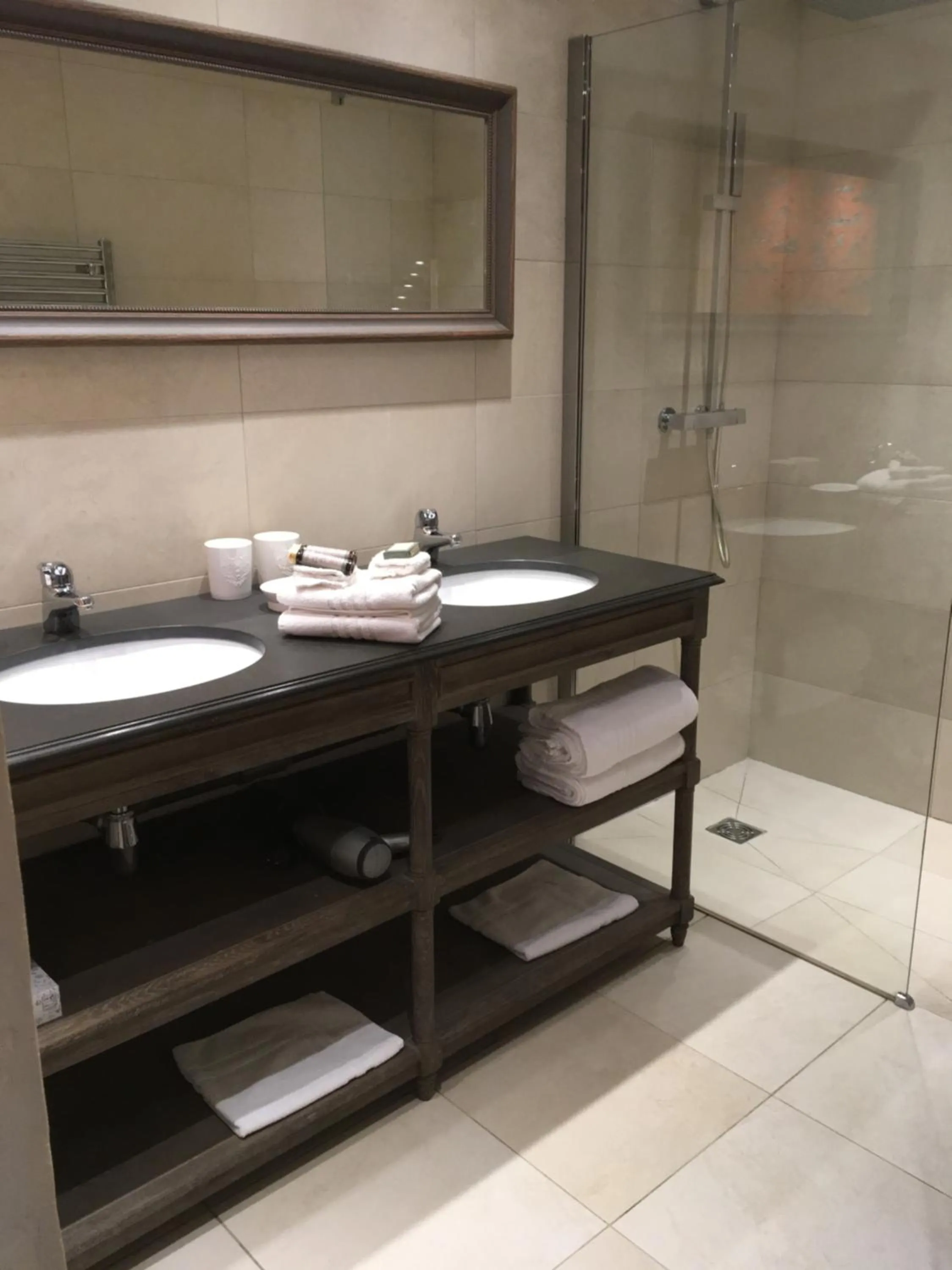 Bathroom in Le Prince Gourmand