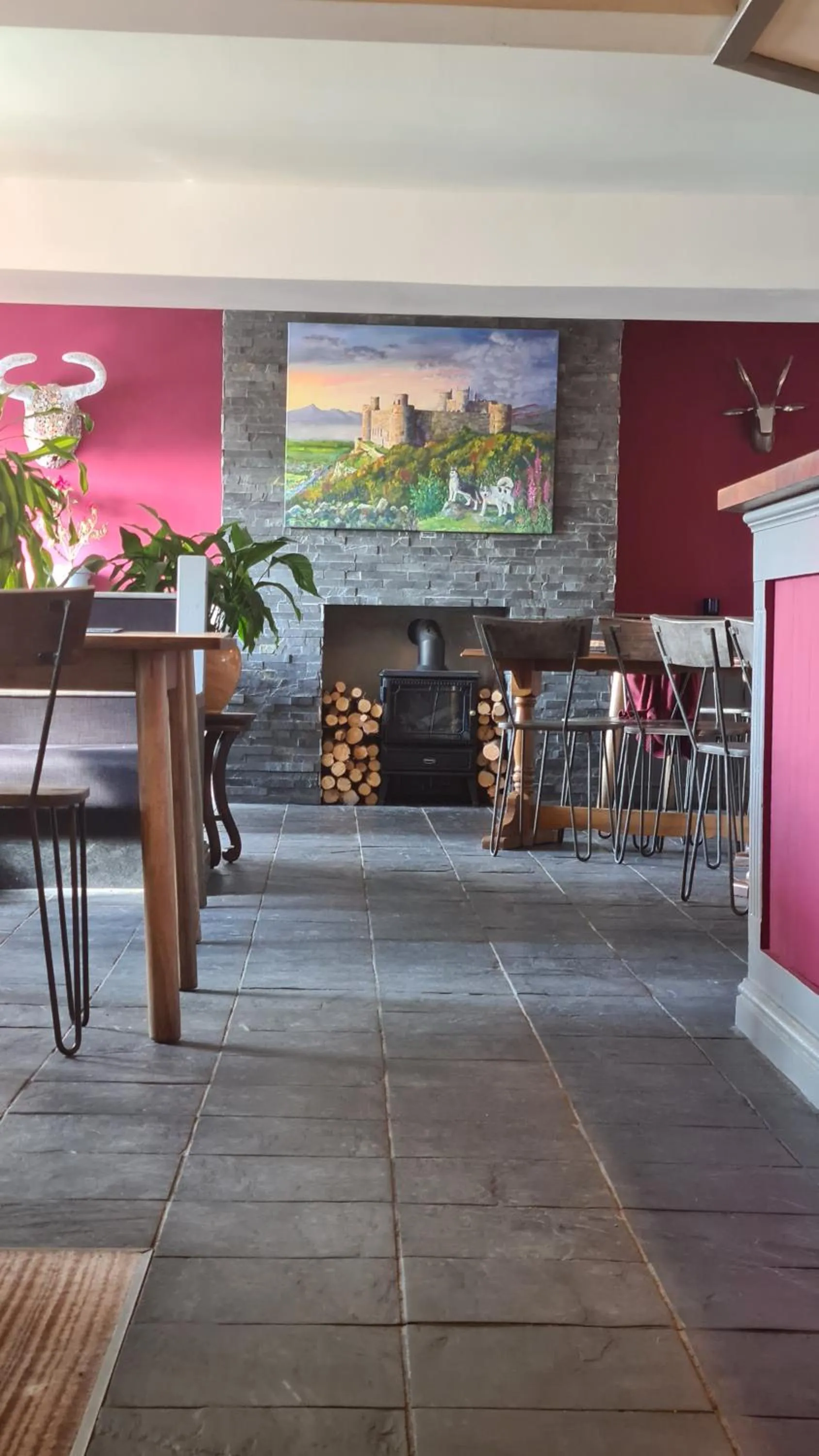 Lounge or bar in Y Branwen Restaurant & Rooms - Adult Only and Dog Friendly