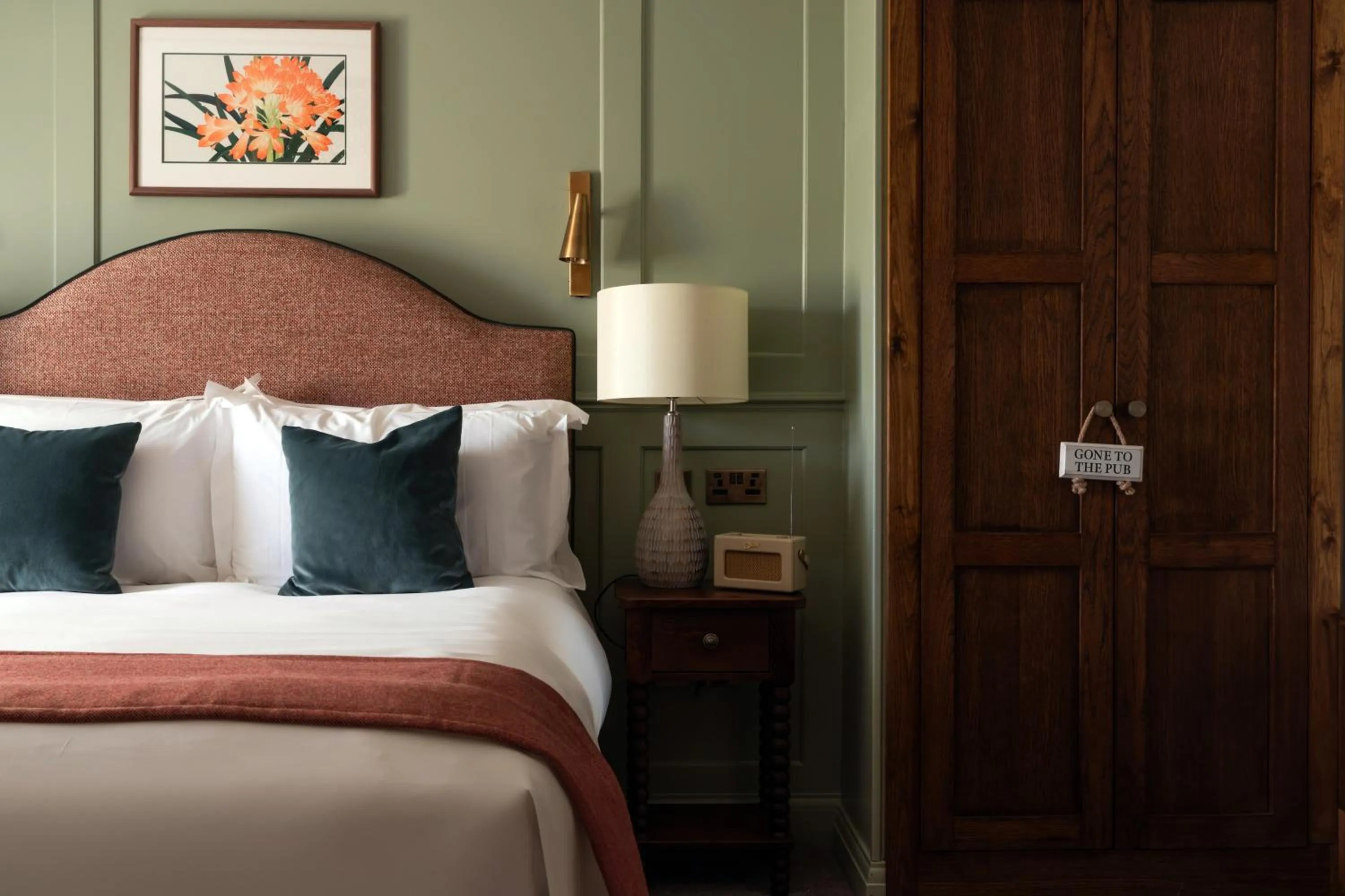 Bedroom, Bed in Coach & Horses Hotel