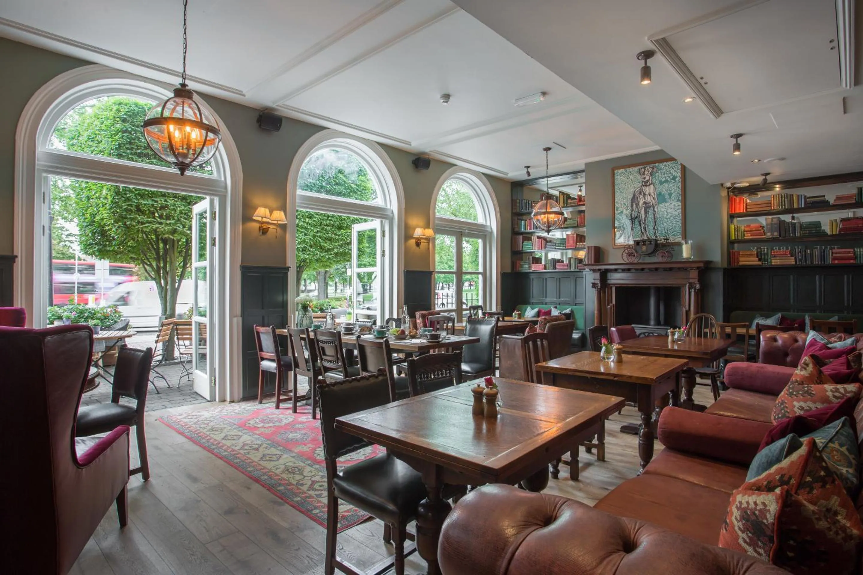 Restaurant/places to eat in Coach & Horses Hotel