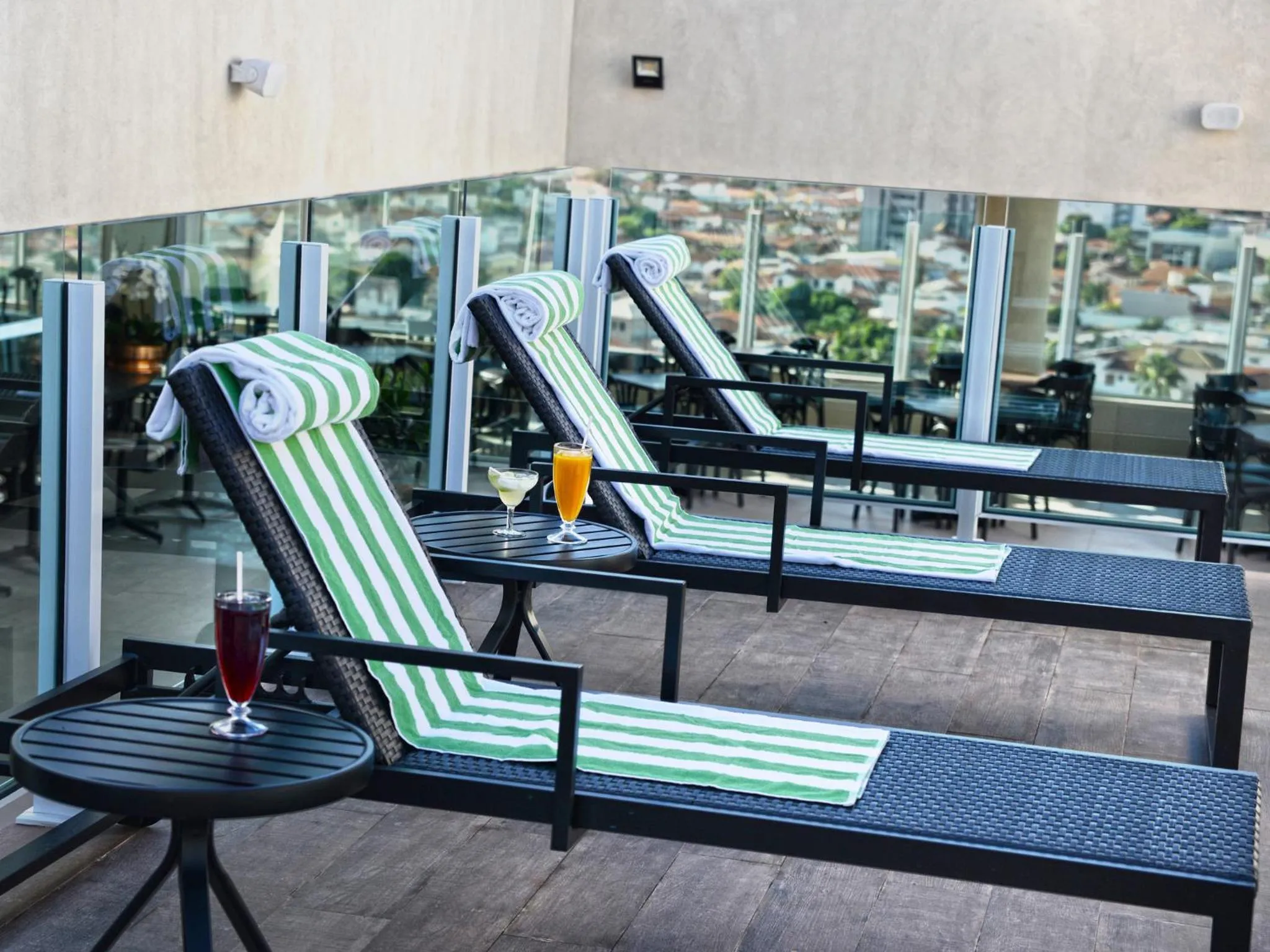 sunbed in Dubai Suites