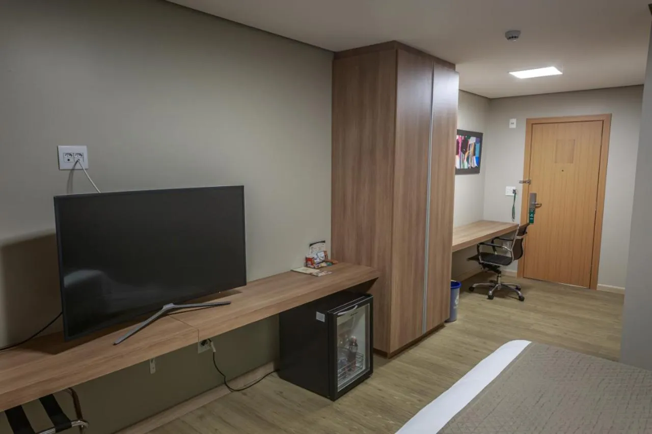 hair dresser in Dubai Suites