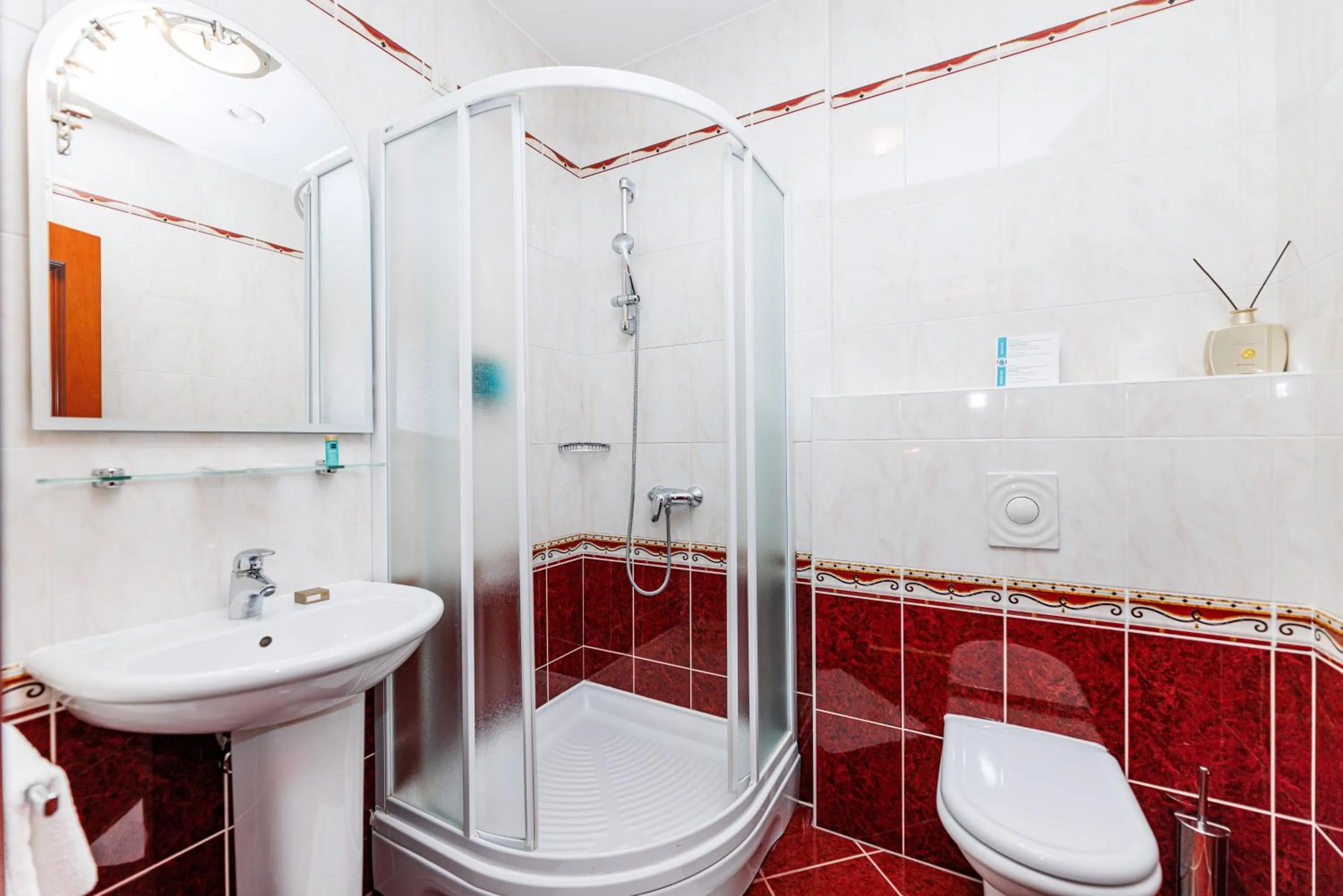 Shower in Hotel Savoy