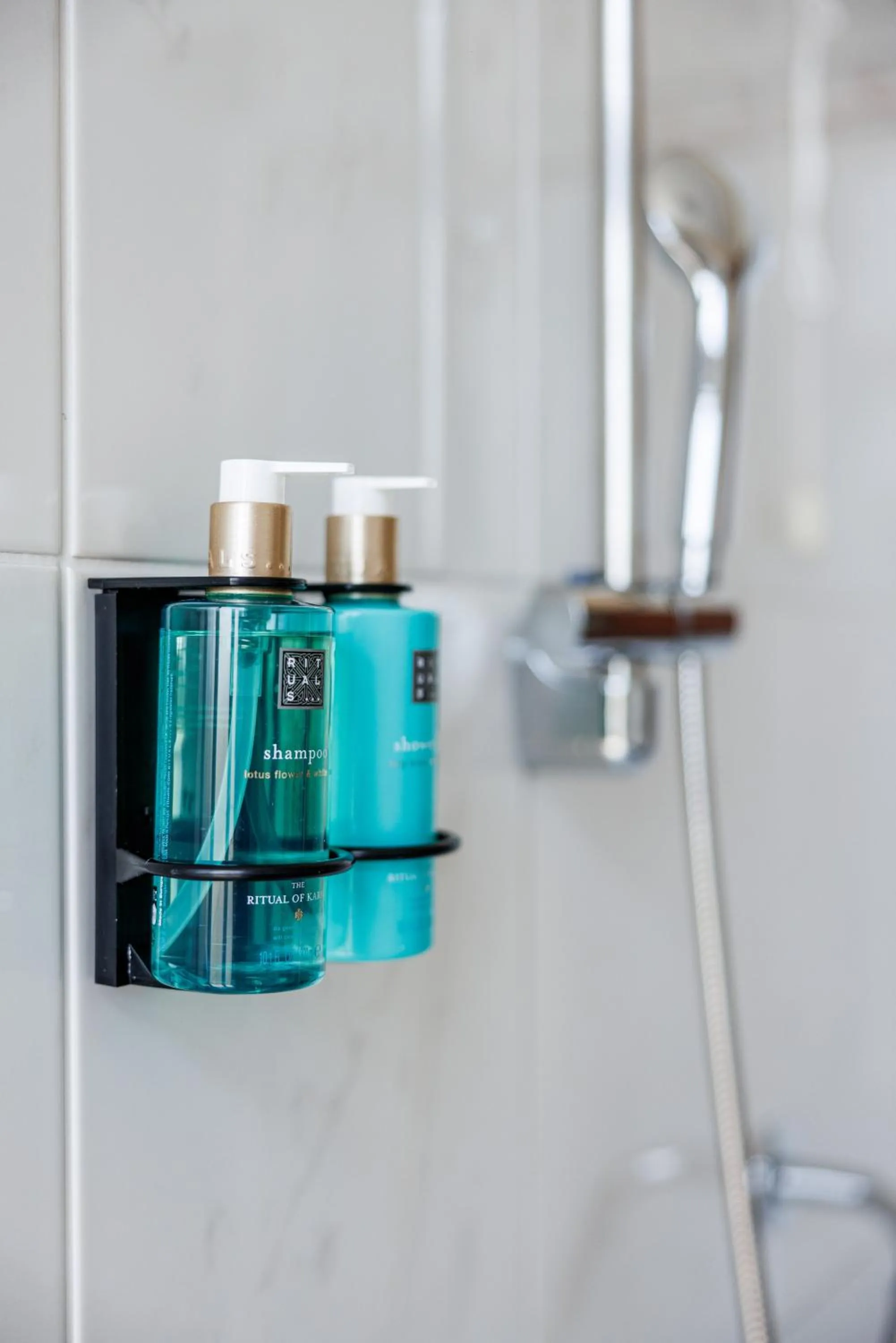 Shower in Hotel Savoy