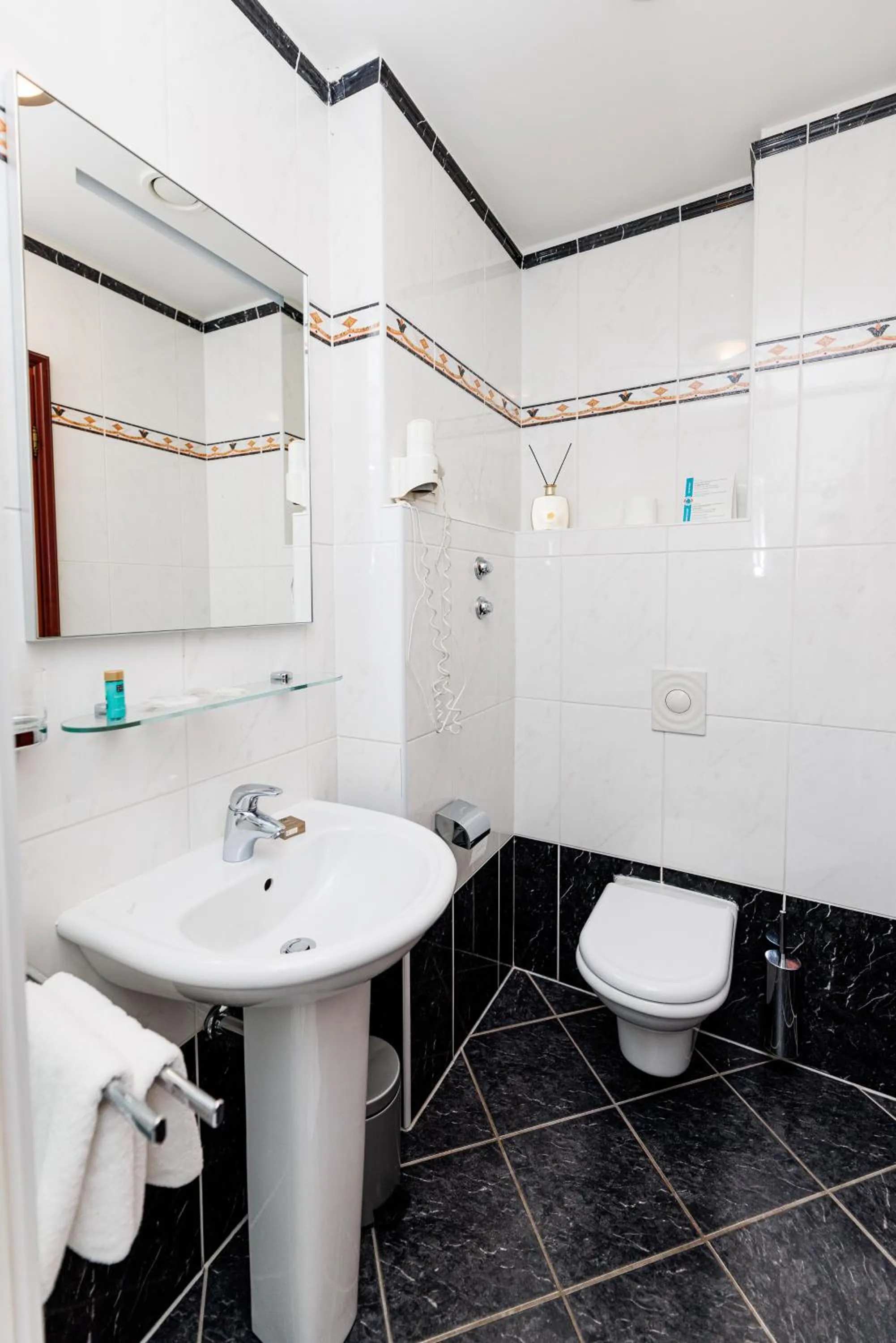 Toilet in Hotel Savoy