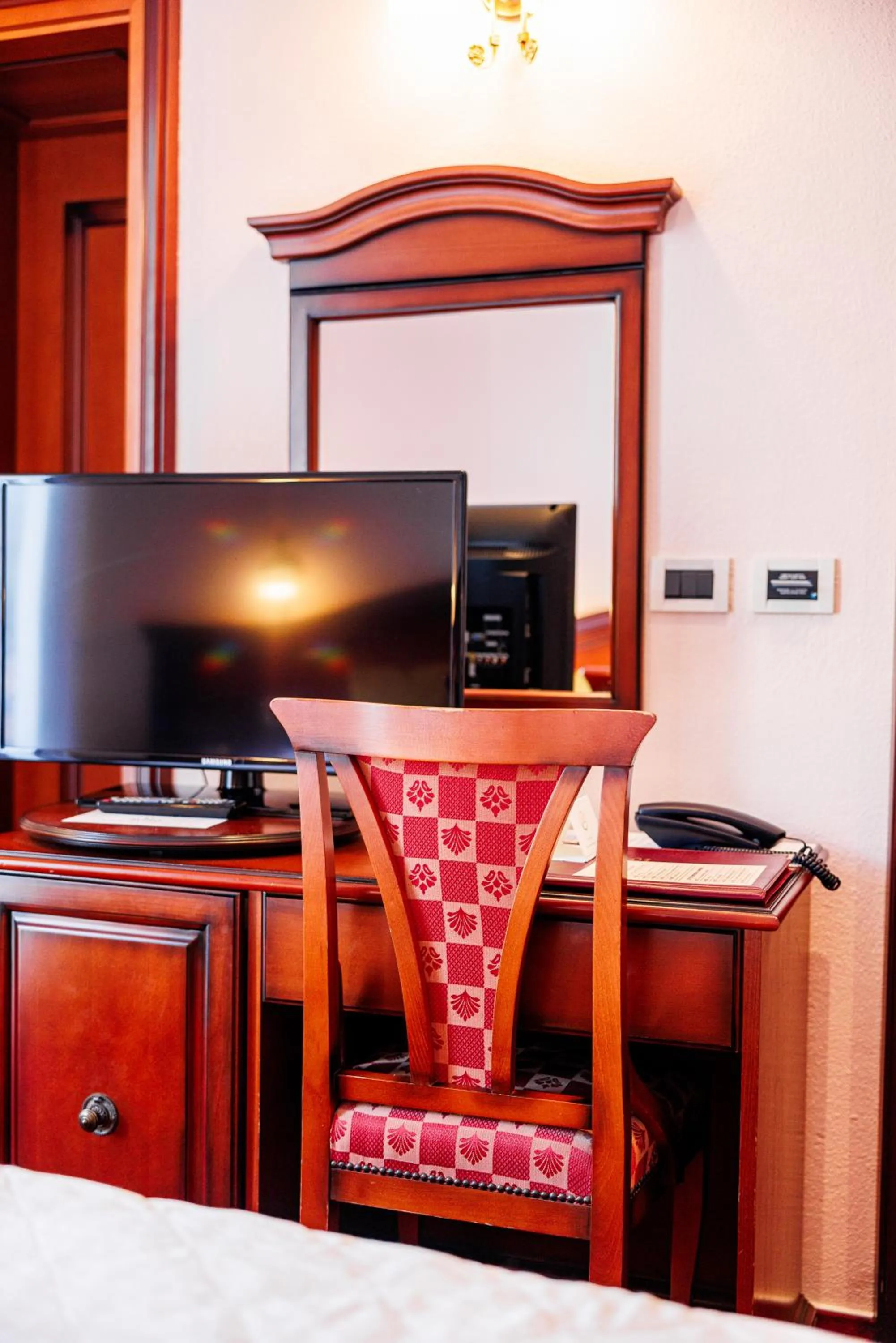 TV and multimedia in Hotel Savoy